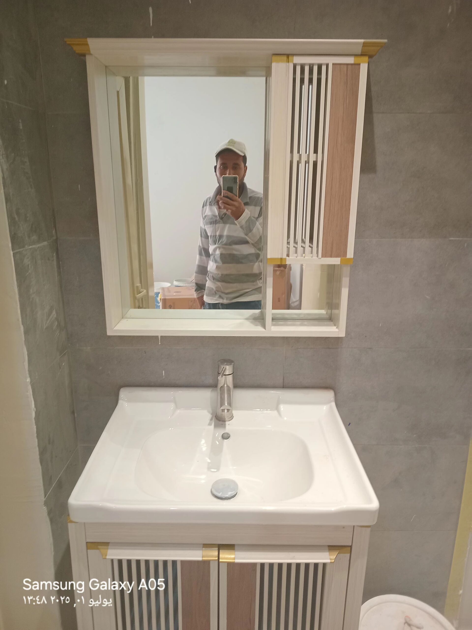 سباك شاطر ومتميز لشغل السباكه الحديث