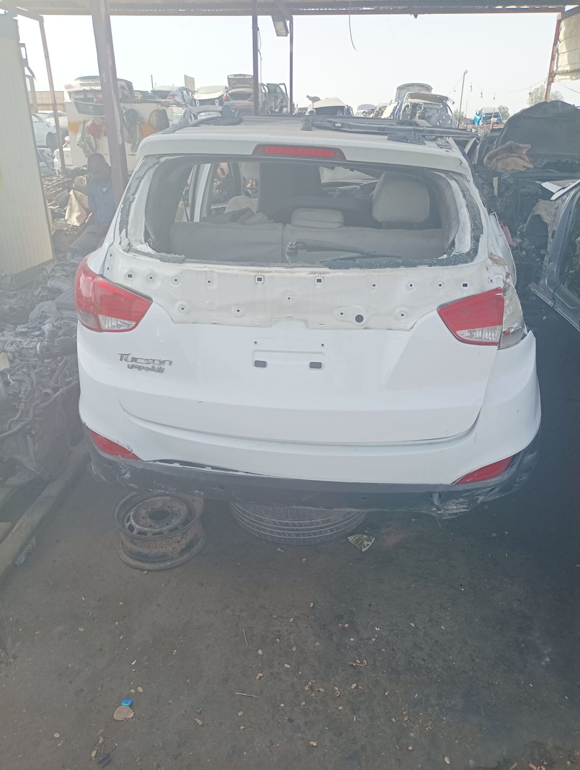 عباره عن قطع غيار توسان