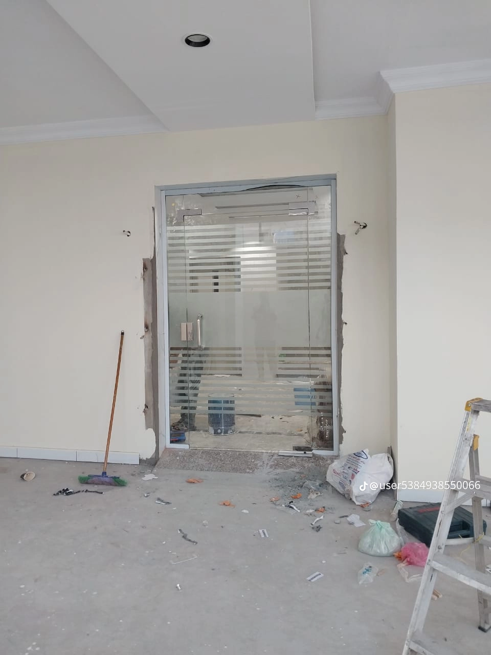 زجاج دربزينات درج ابواب سحاب كهرباء