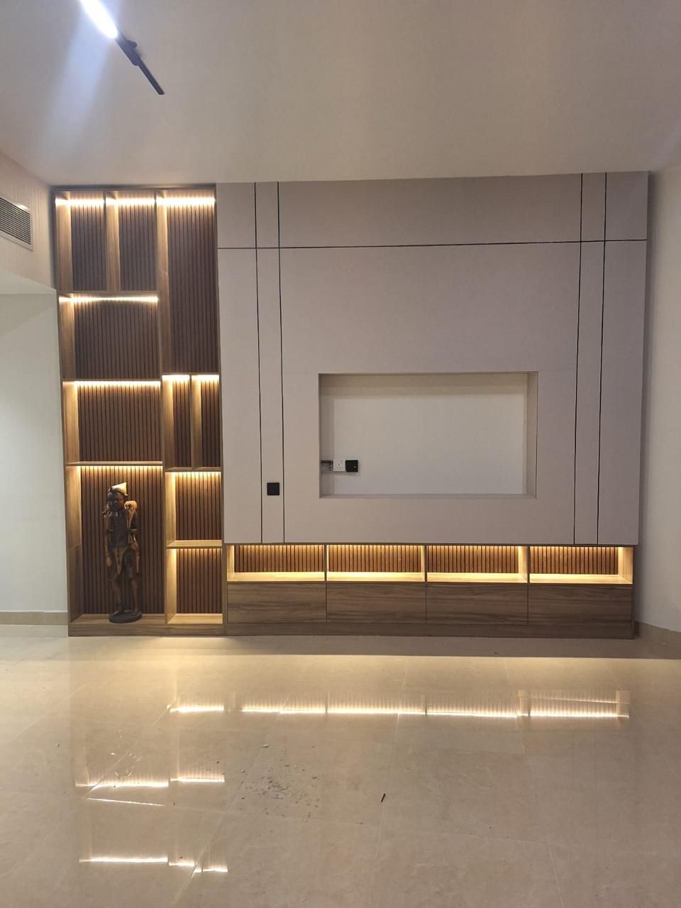 فني ديكورات الموقع الرياض 0500588793