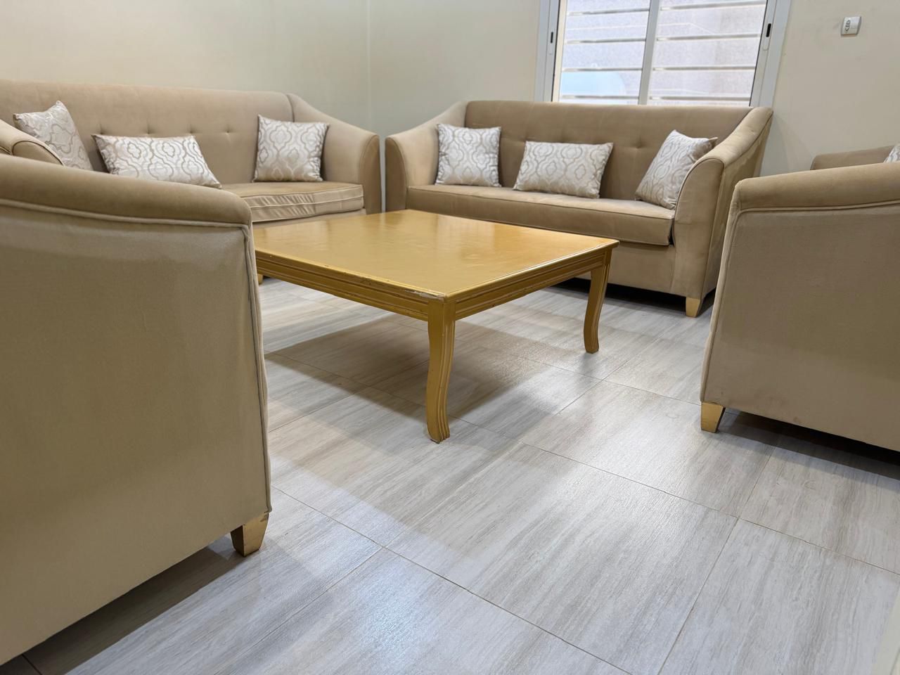 دينا توصيل الأثاث بحي الروابي