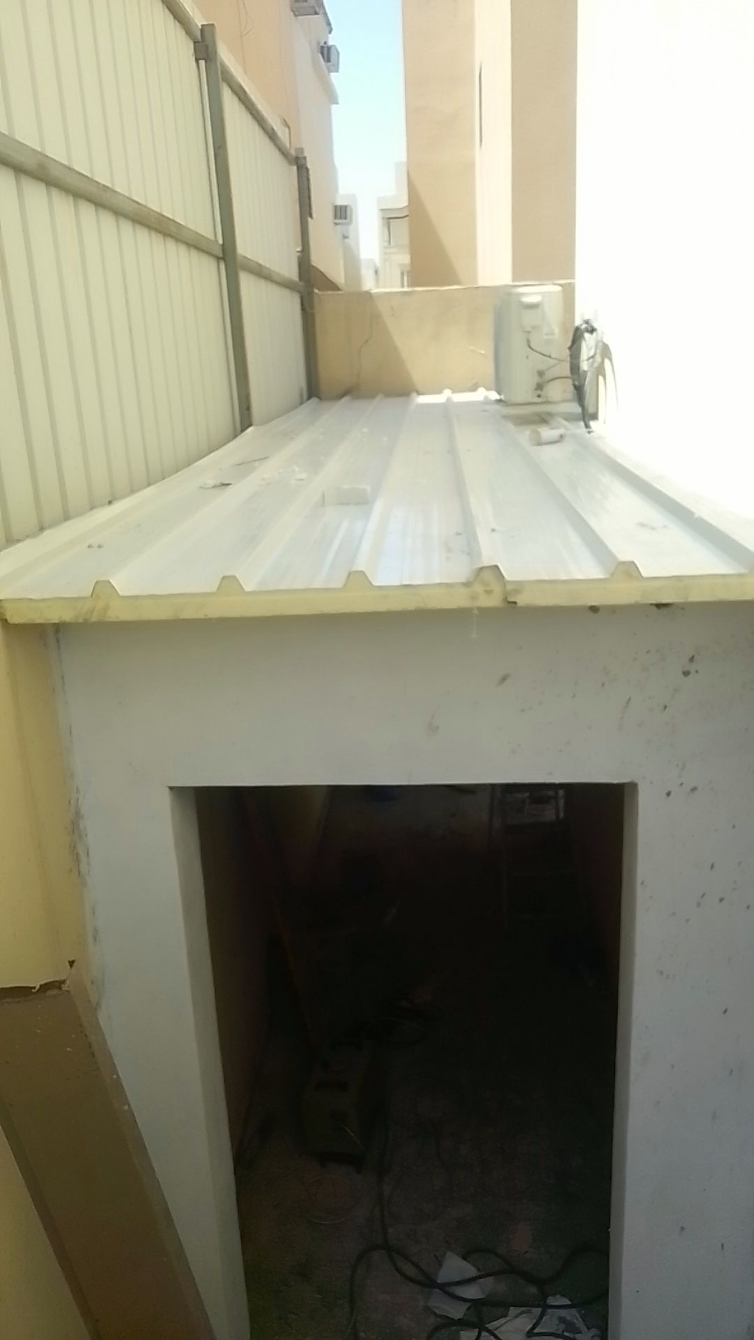 ساندويش بانل وترميم مباني ومظلات وسواتر