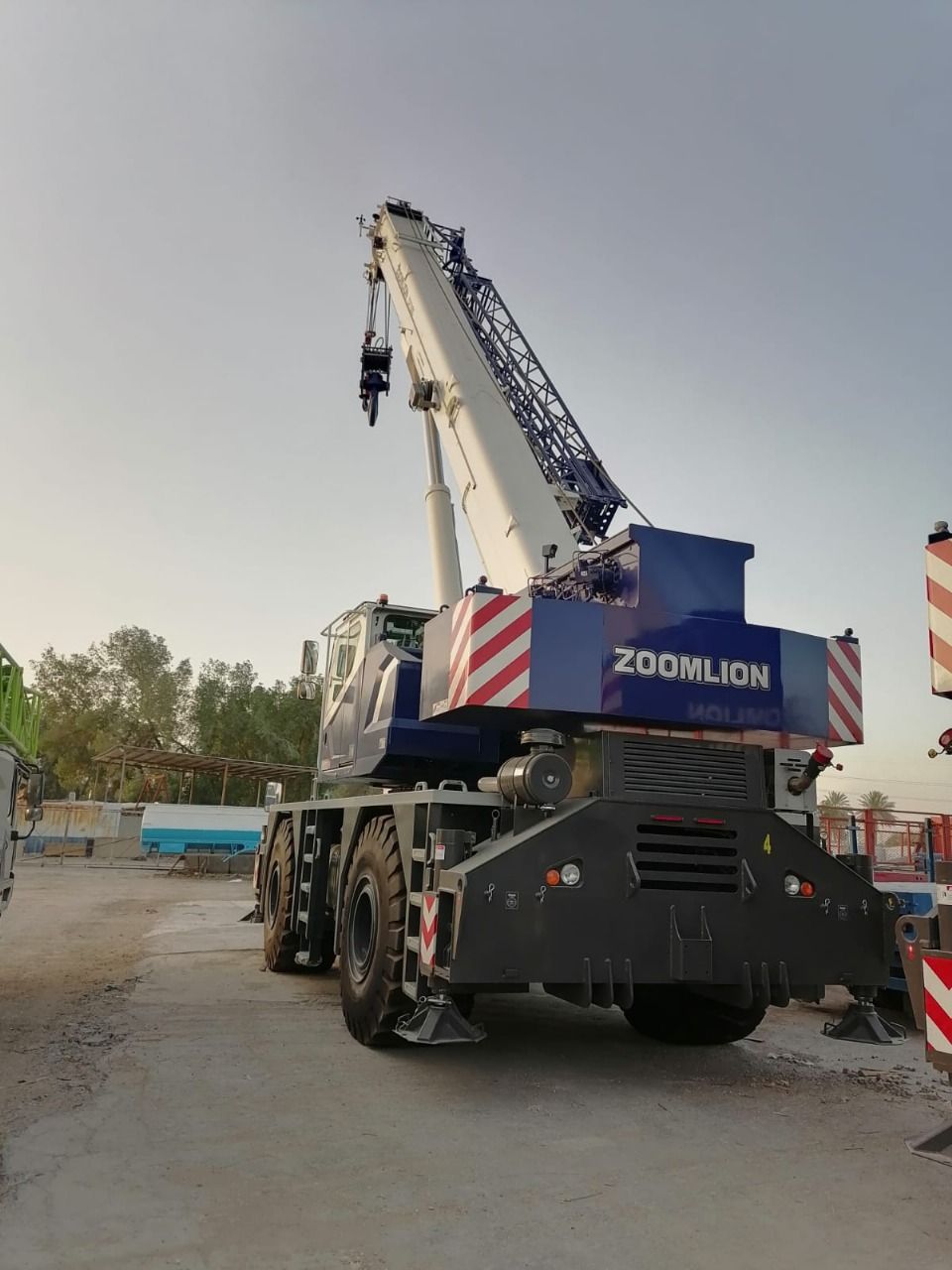 تأجير معدات ثقليه رافعة شؤكيه سكين كرينات للايجار