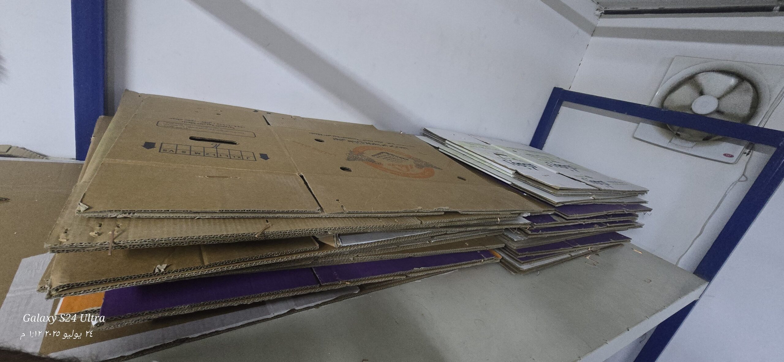 كراتين بيض فارغة نظيفة جدا لتعبئة ونقل العفش