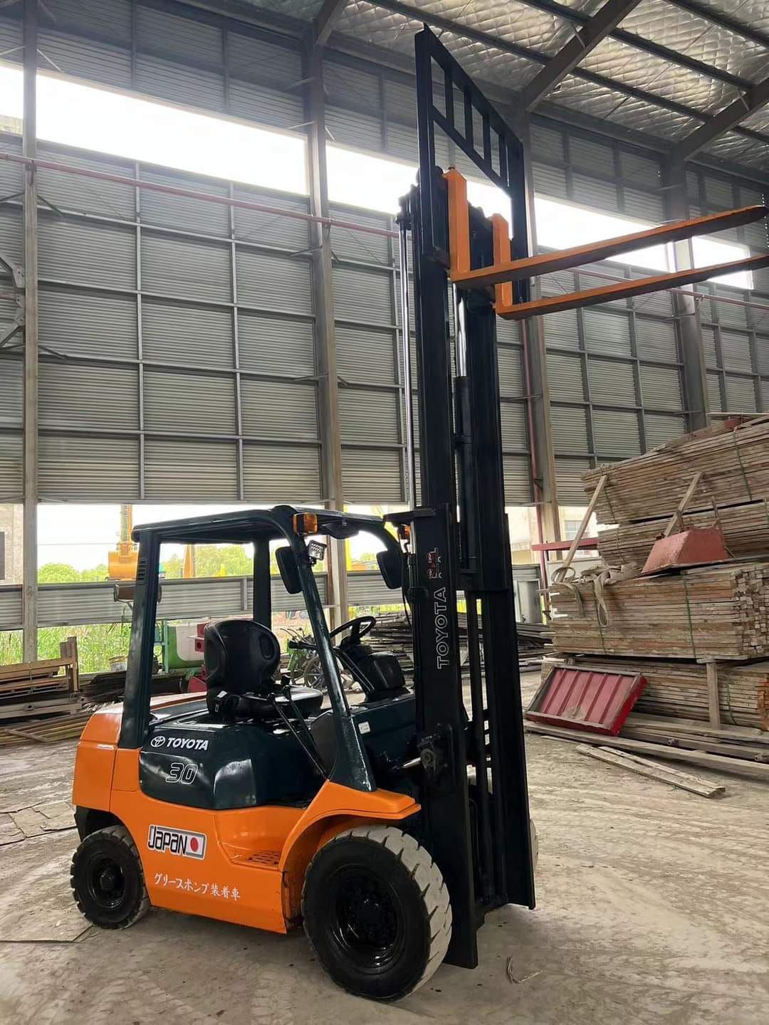 المدينه.المنوره رافعه شوكيه للايجار شهري سنوي أسبو