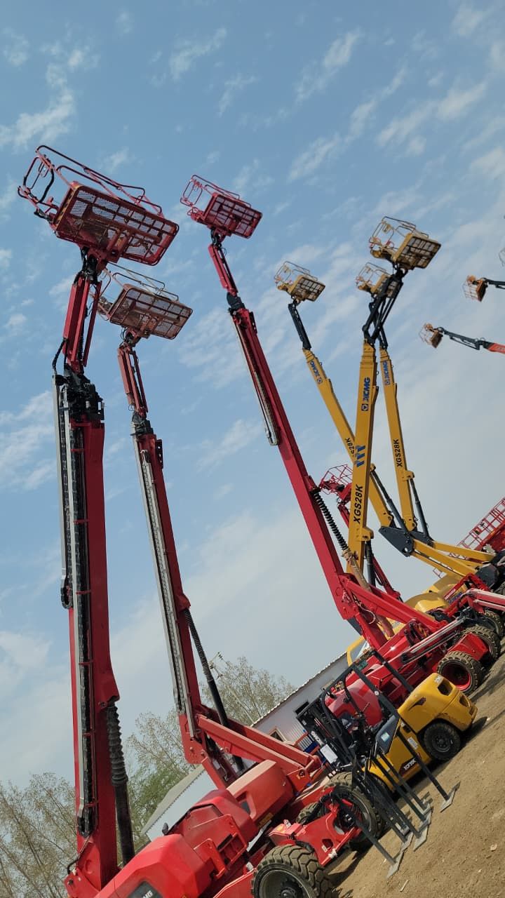 سقالات كهرباء وديزل سيزرلفت ومانلفت للايجار شهري س