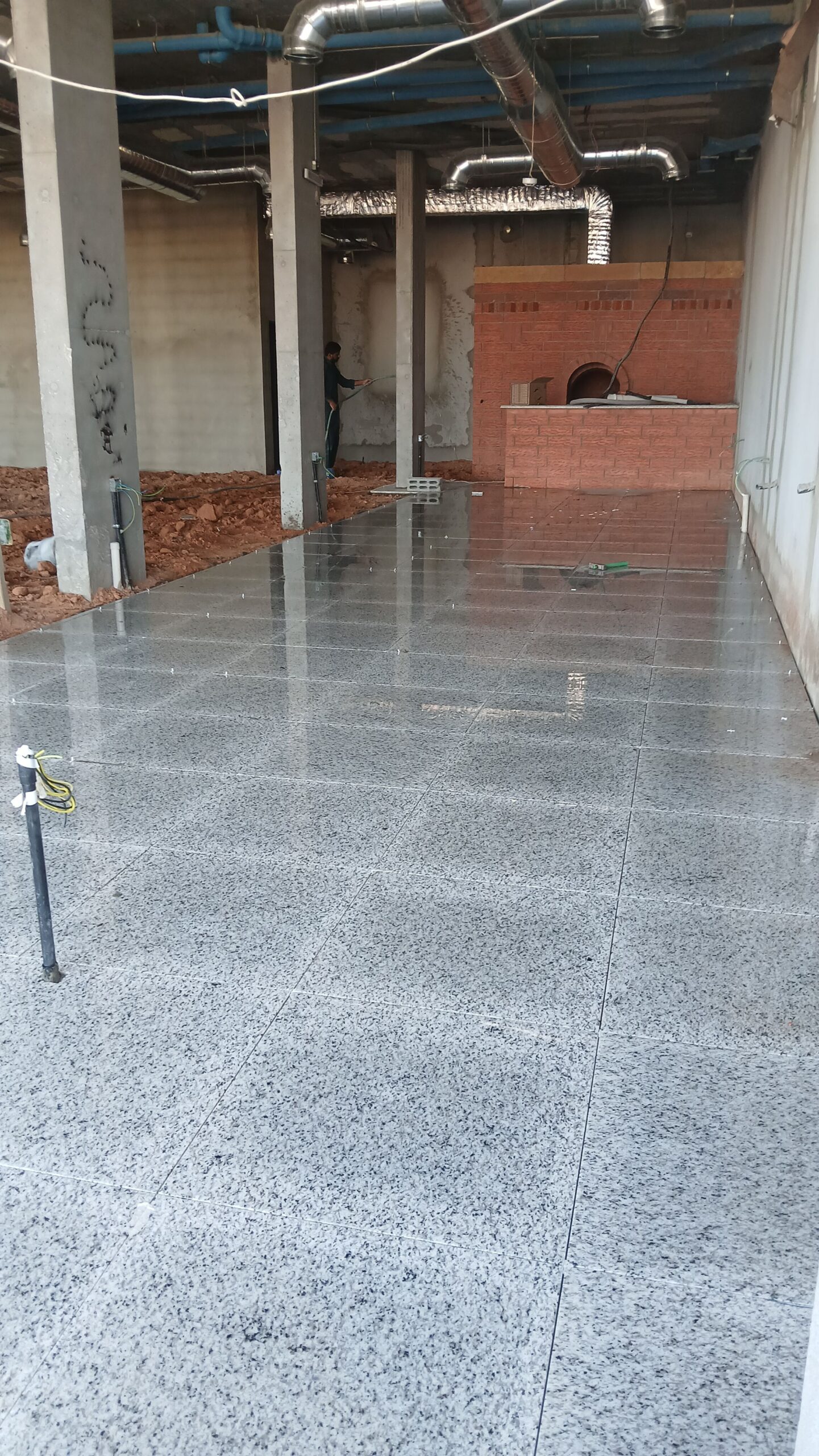 مبلط السيراميك