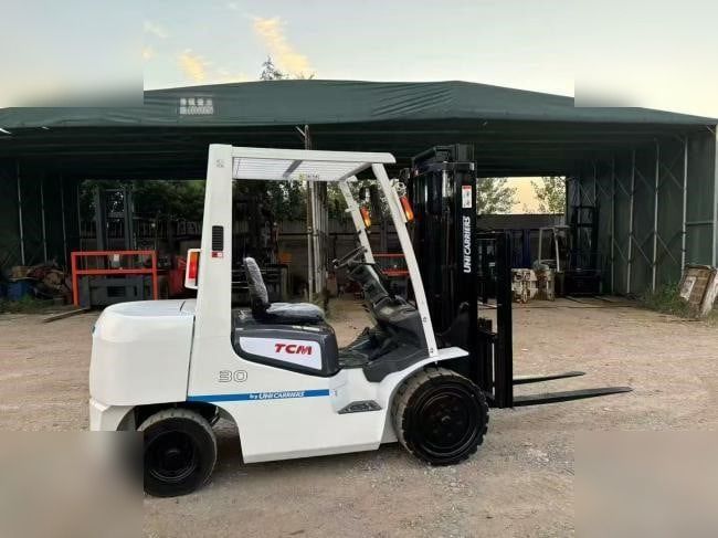 رافعة شوكيه للايجار