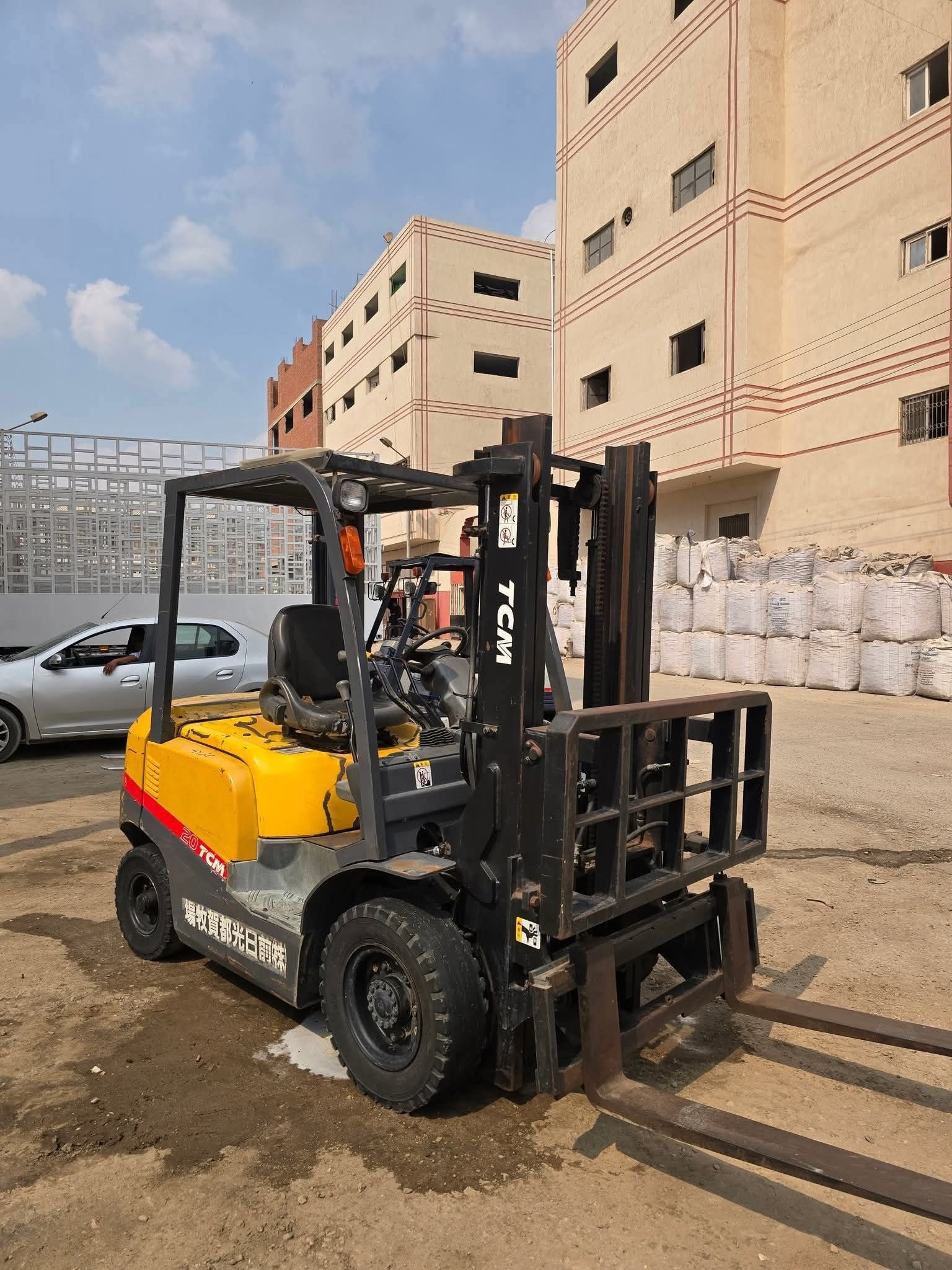 تأجير معدات ثقليه رافعة شؤكيه سكين كرينات للايجار