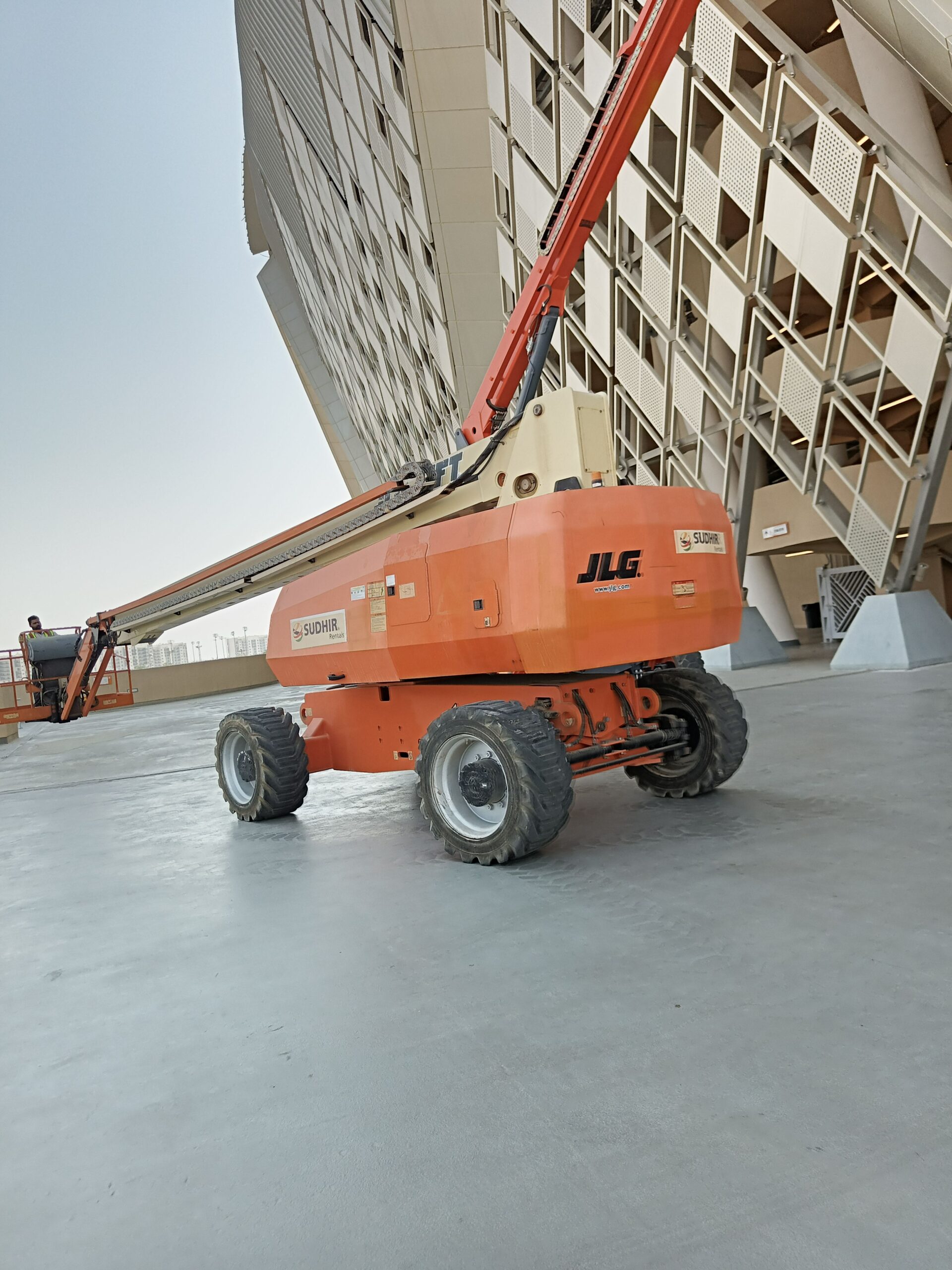 سيزر لفت للايجار اليومي والشهري ومان لفت للايجار