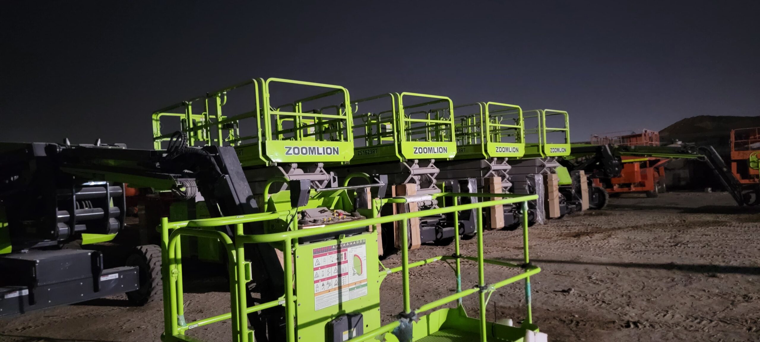 مان لفت وسيز لفت للايجار رافعات شوكية