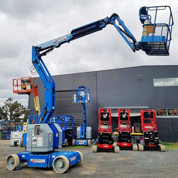 #لتاجير_جميع_المعدات_الثقيله #سيزر_ليفت_للايجار#ما