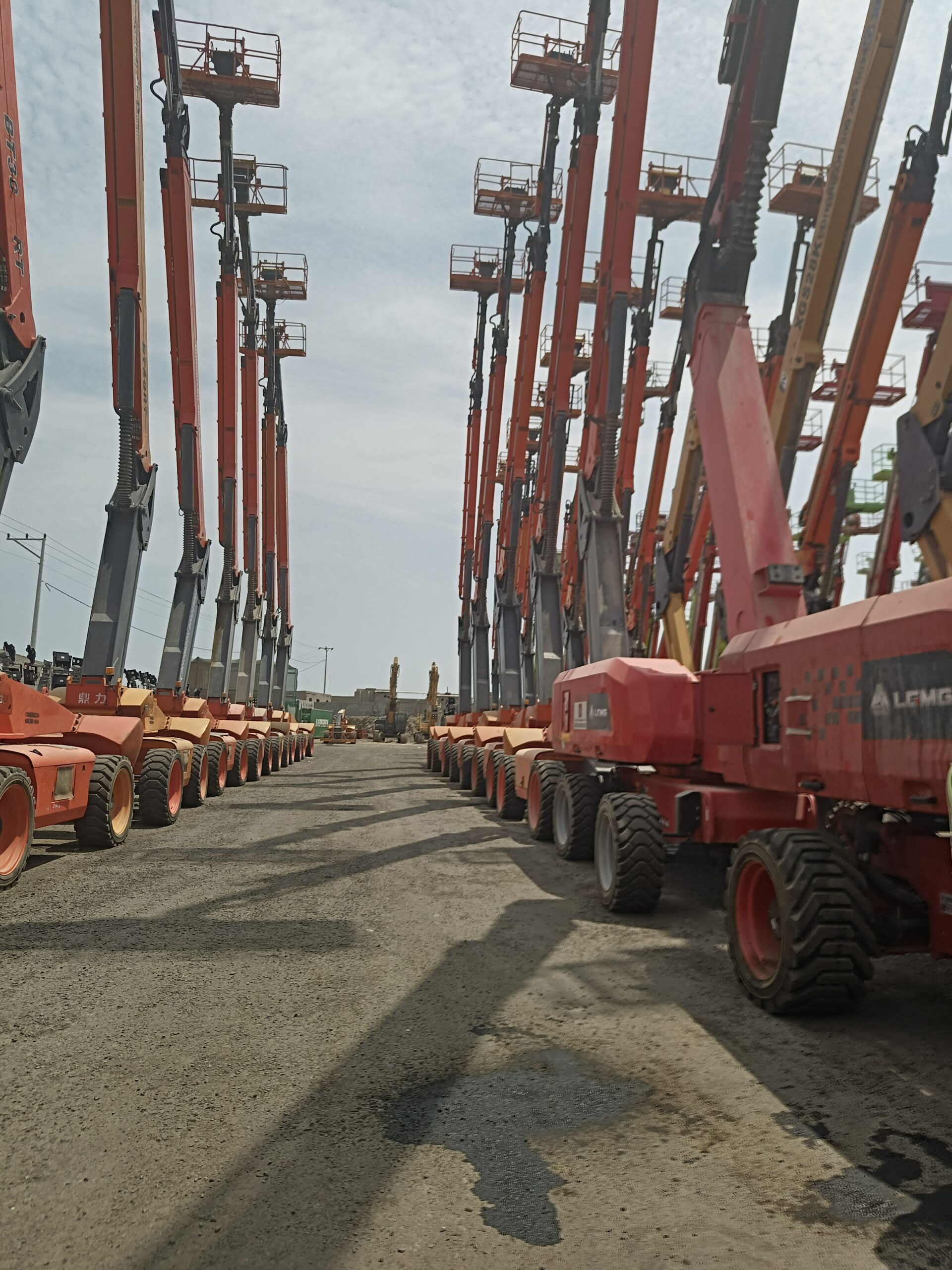 سيزر لفت للايجار اليومي والشهري ومان لفت للايجار ا