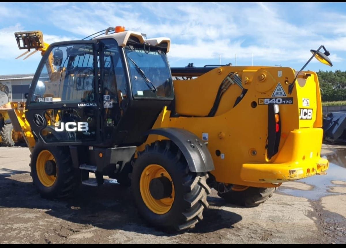 جي بي سي تليهندلر ورافعات شوكية للايجار