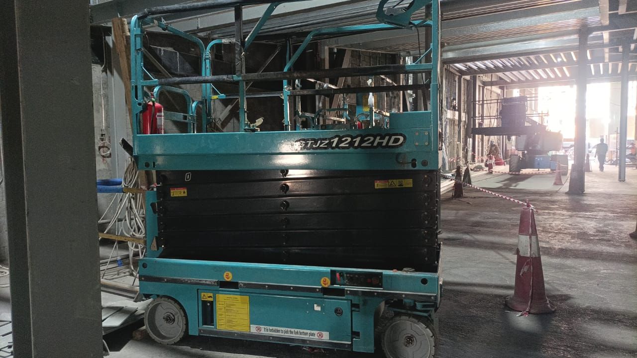 سيزرلفت ومانلفت للايجار شهري سنوي أسبوعي يومي