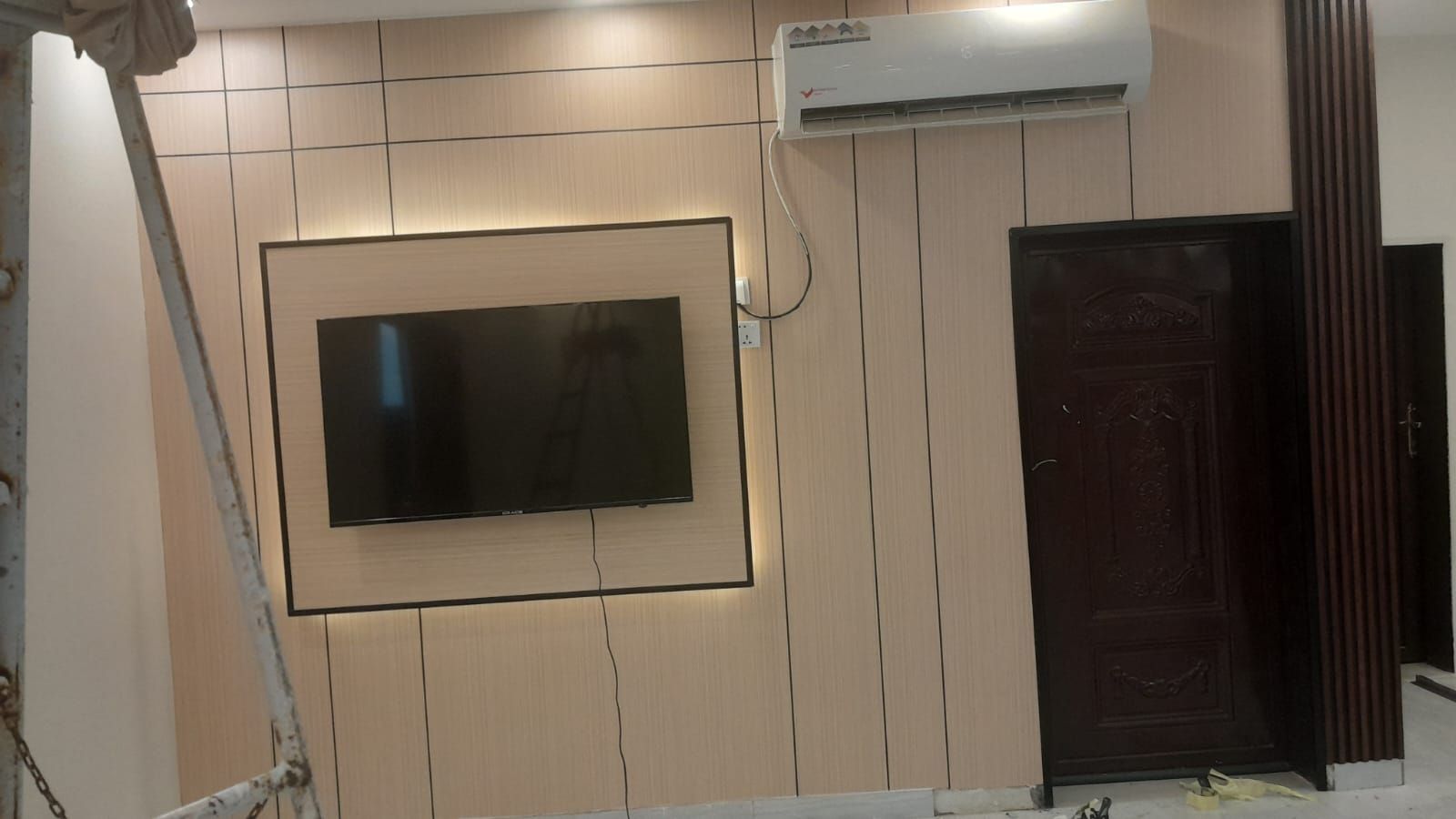 فني ديكورات الموقع الرياض 0500588793