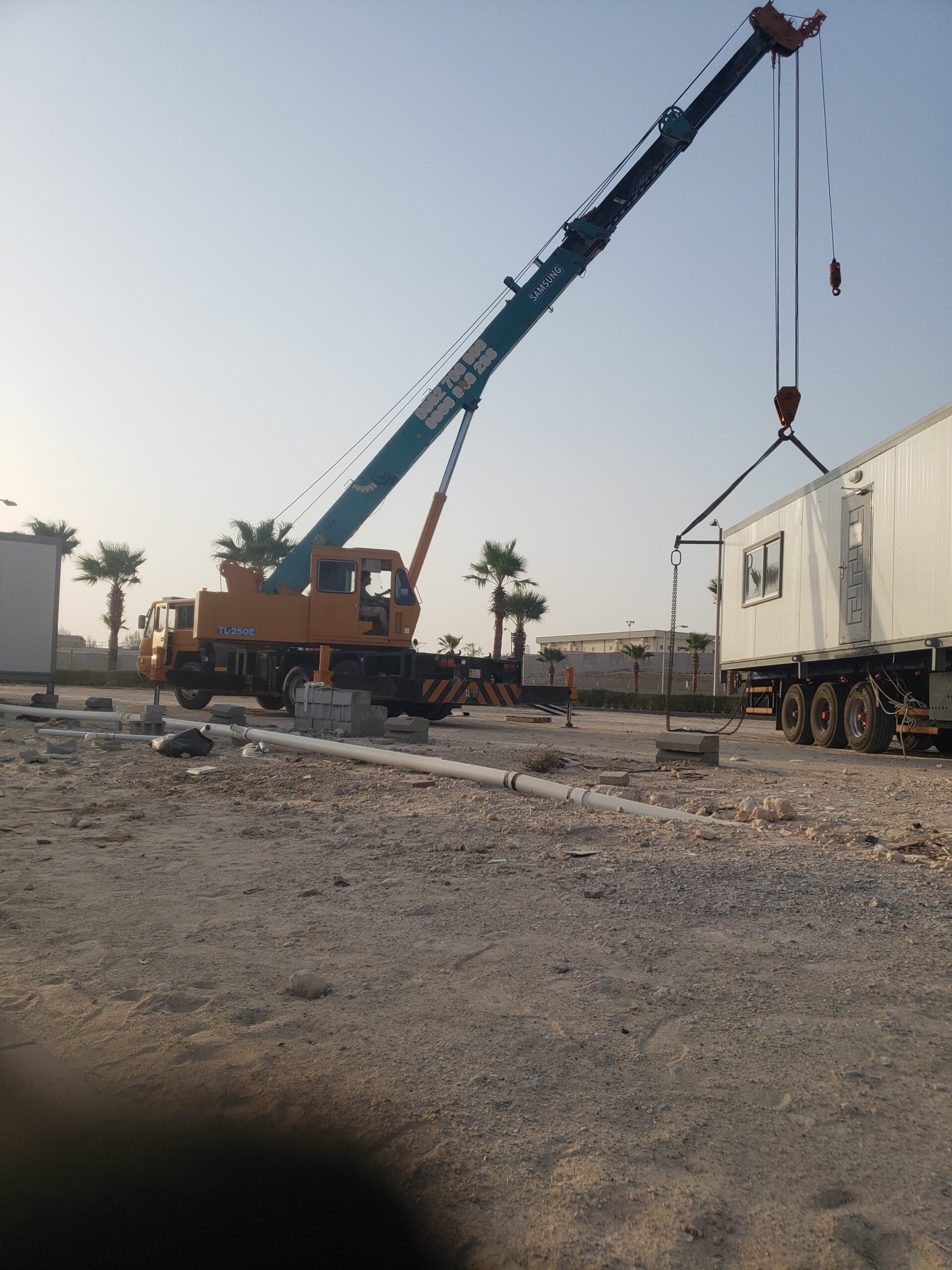 فوركلفت مانلفت سيزرلفت كرينات وجي سي بي للإيجار