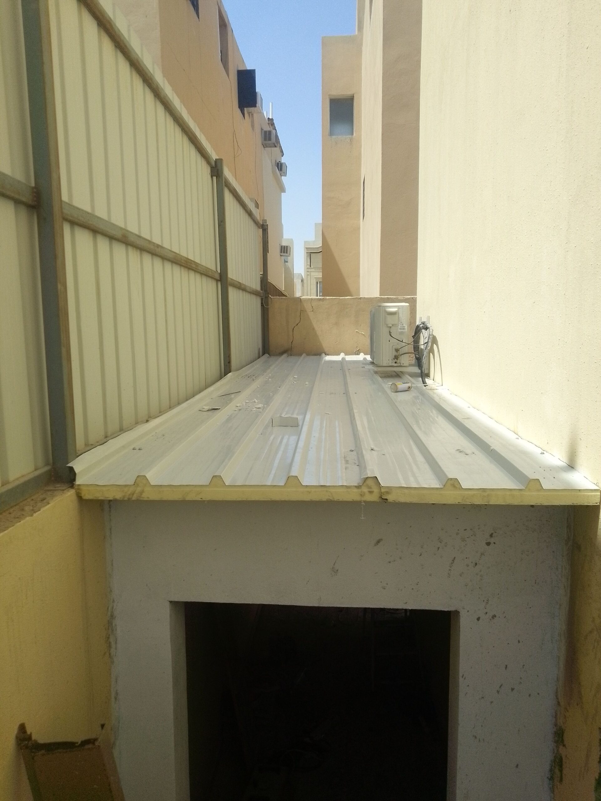 ساندويش بانل وترميم مباني ومظلات وسواتر