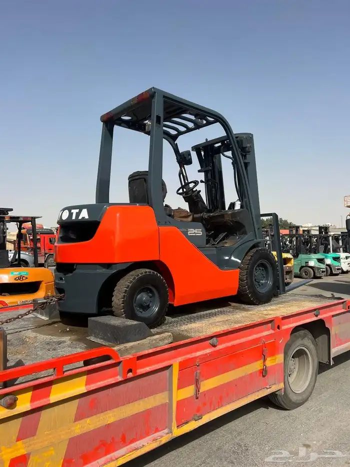 رافعة شوكيه رافعة عمال سقالات كهربائيه سيزرلفت مان