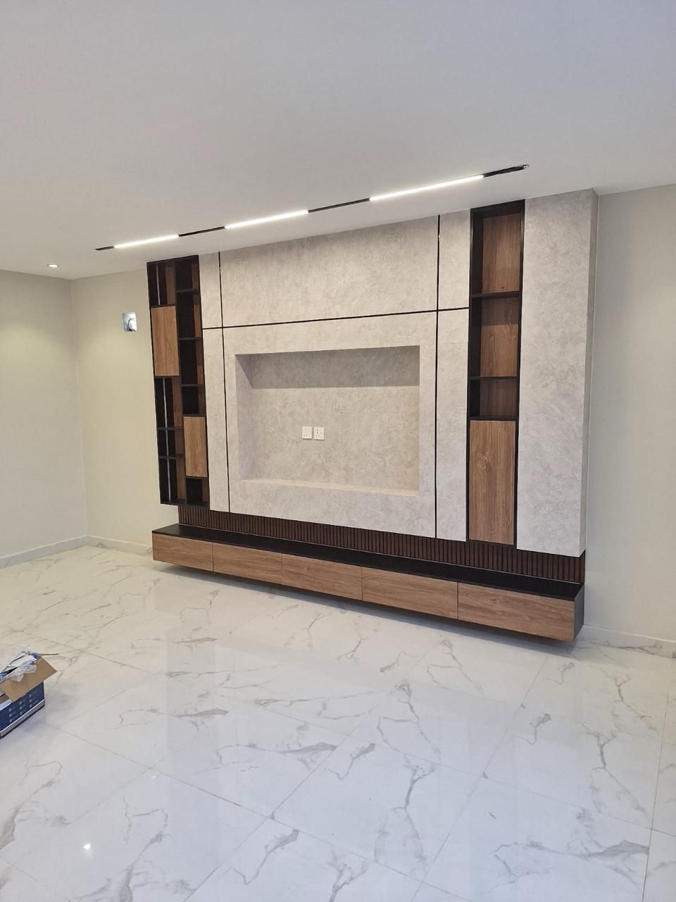 معلم دهانات وديكورات وجبس الموقع الرياض