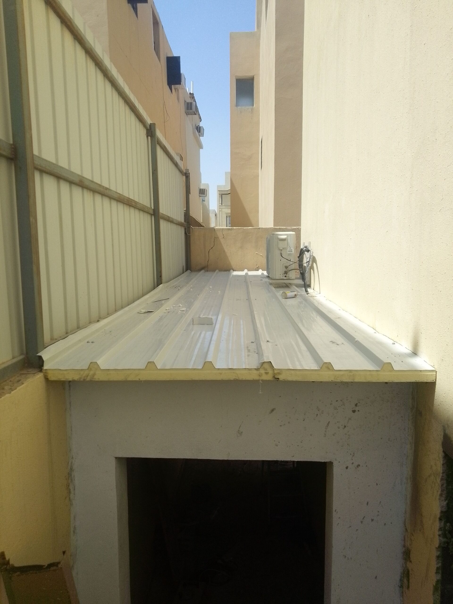 ساندويش بانل وترميم مباني ومظلات وسواتر