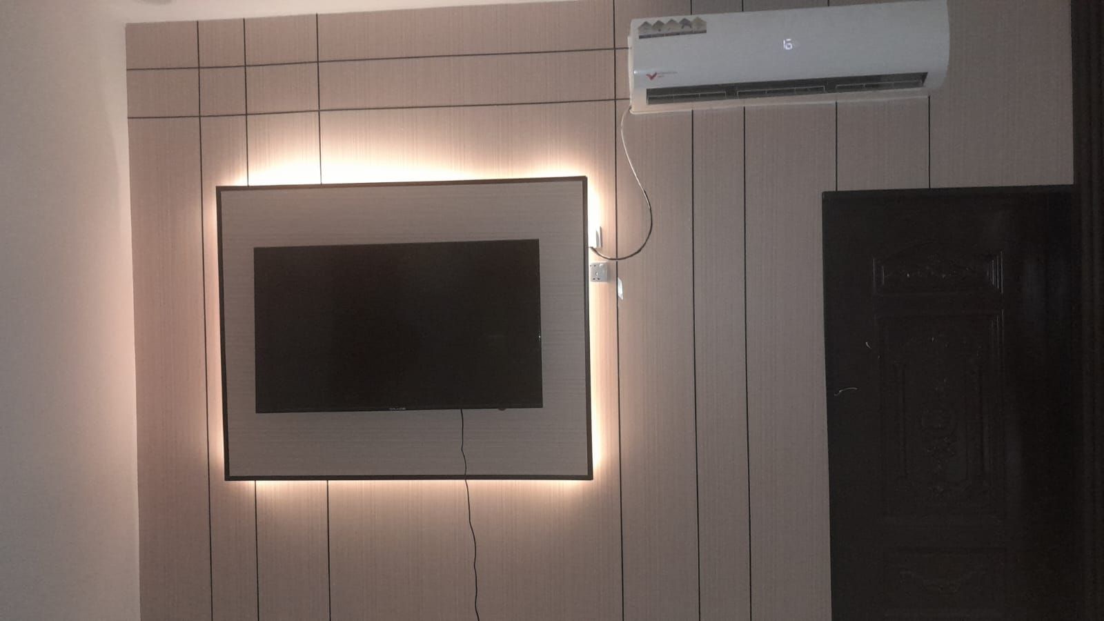 فني ديكورات الموقع الرياض 0500588793