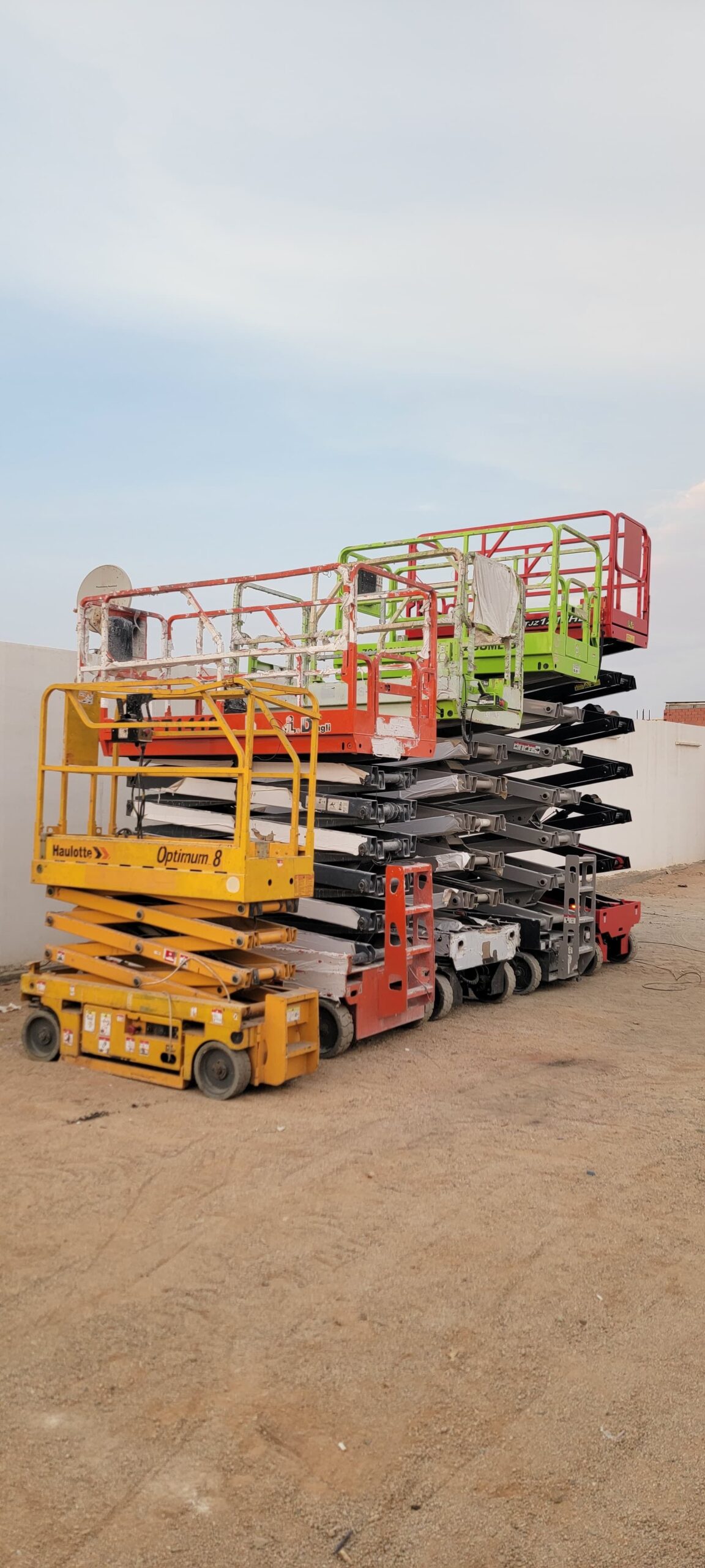 سيزر لفت للايجار اليومي والشهري رافعات شوكية للايج