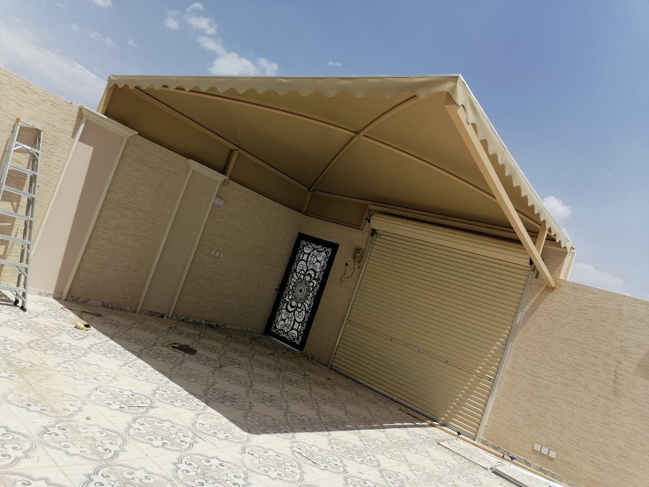 تفاصيل الخيام مظلات