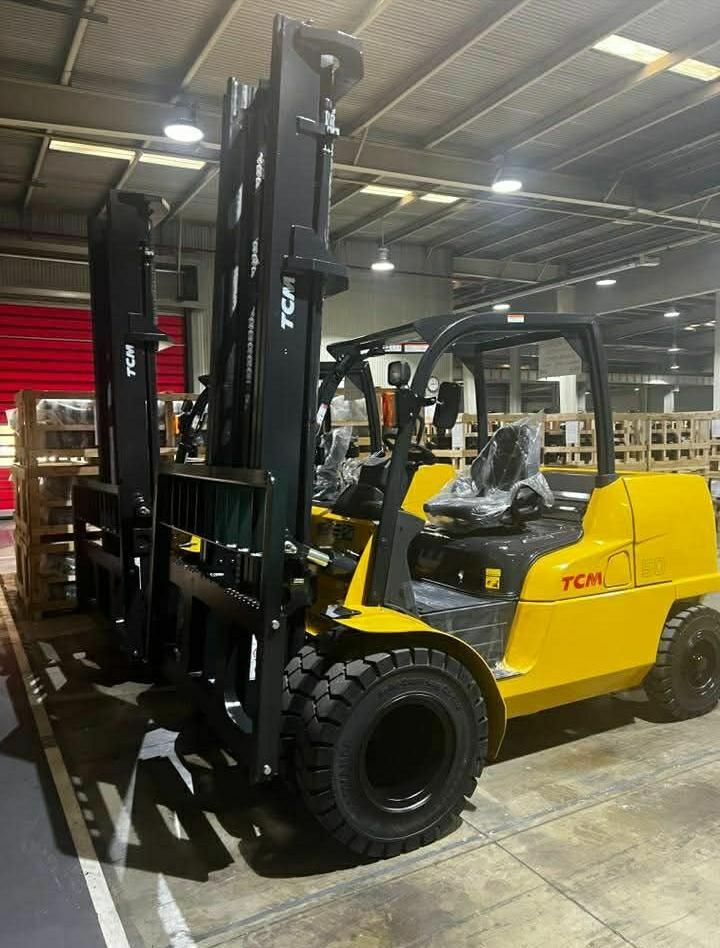 سيزر لفت للايجار اليومي والشهري رافعات شوكية للايج