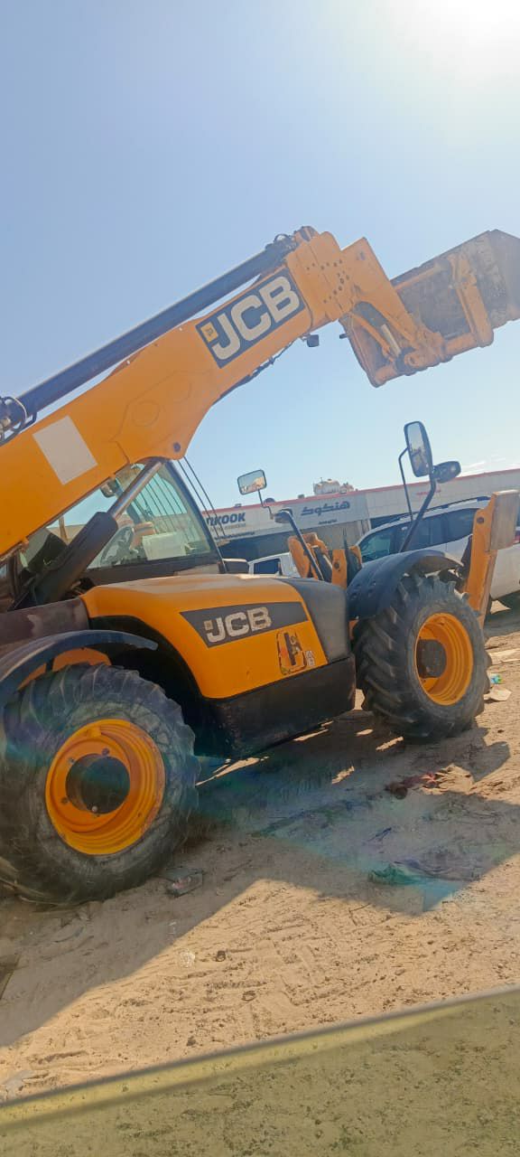 مؤسسة إنجاز توب للتاجير الرافعات الشوكيه فوركلفت