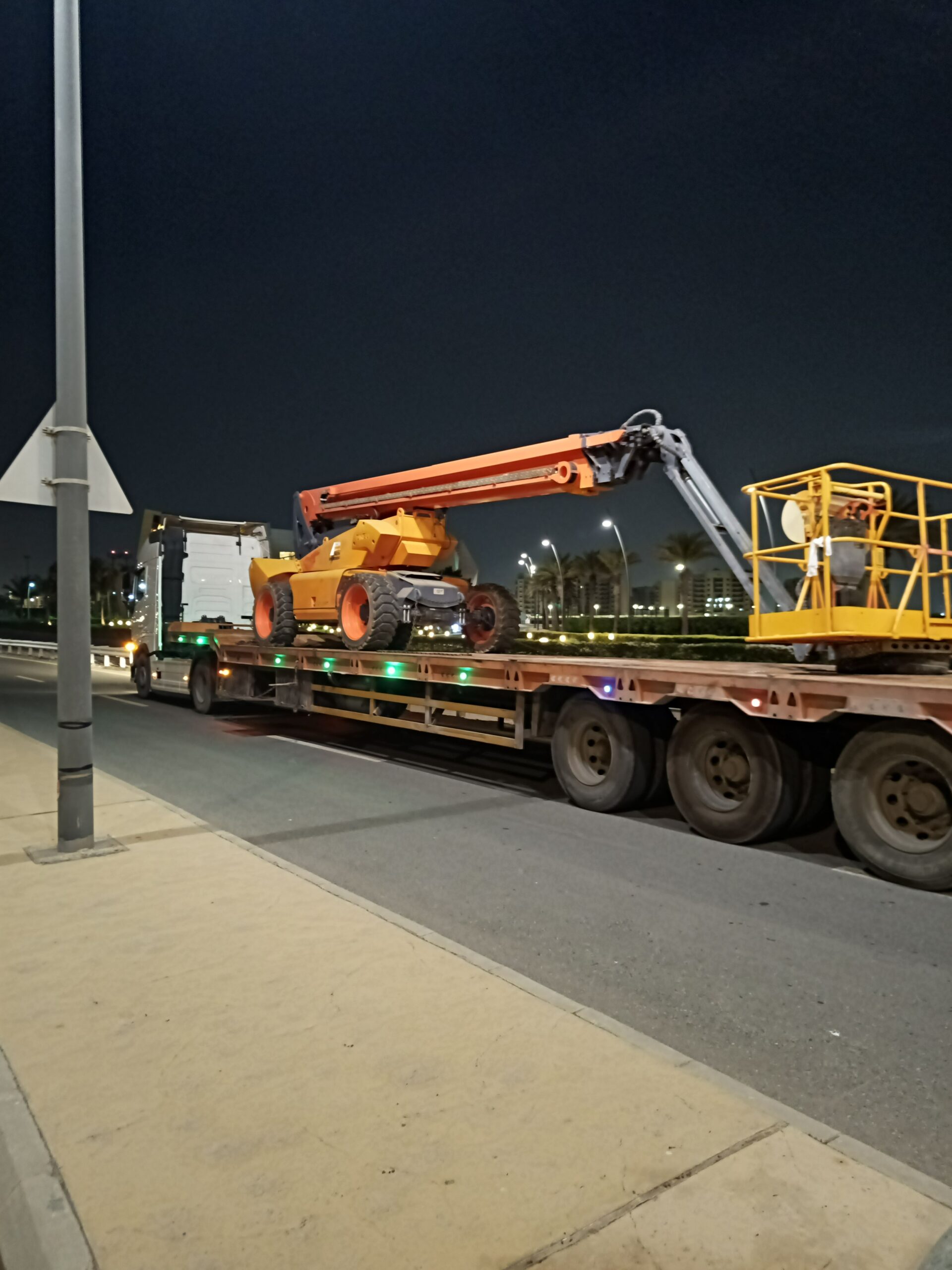 سيزر لفت للايجار اليومي والشهري ومان لفت للايجار