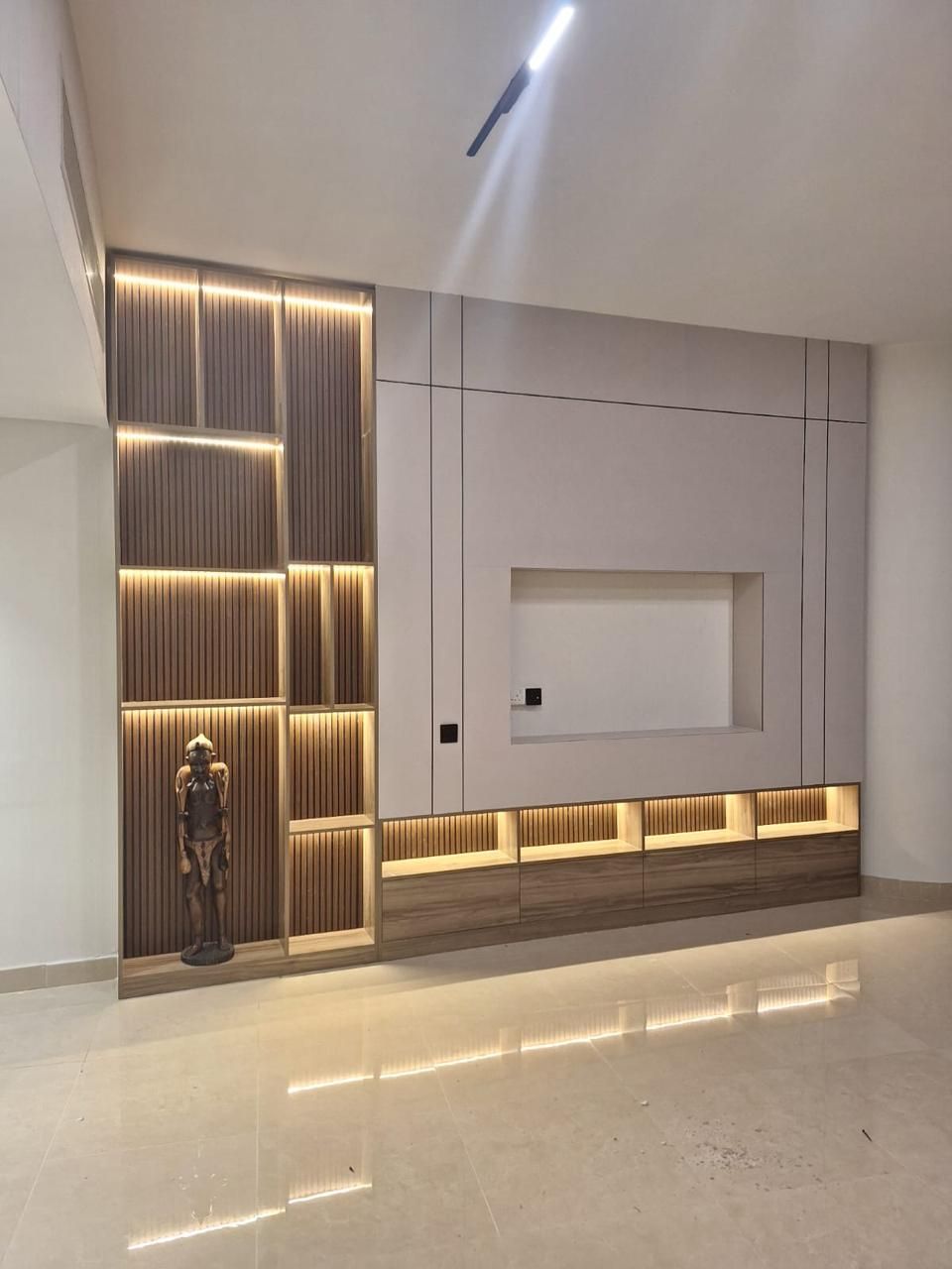 معلم دهانات وديكورات وجبس الموقع الرياض