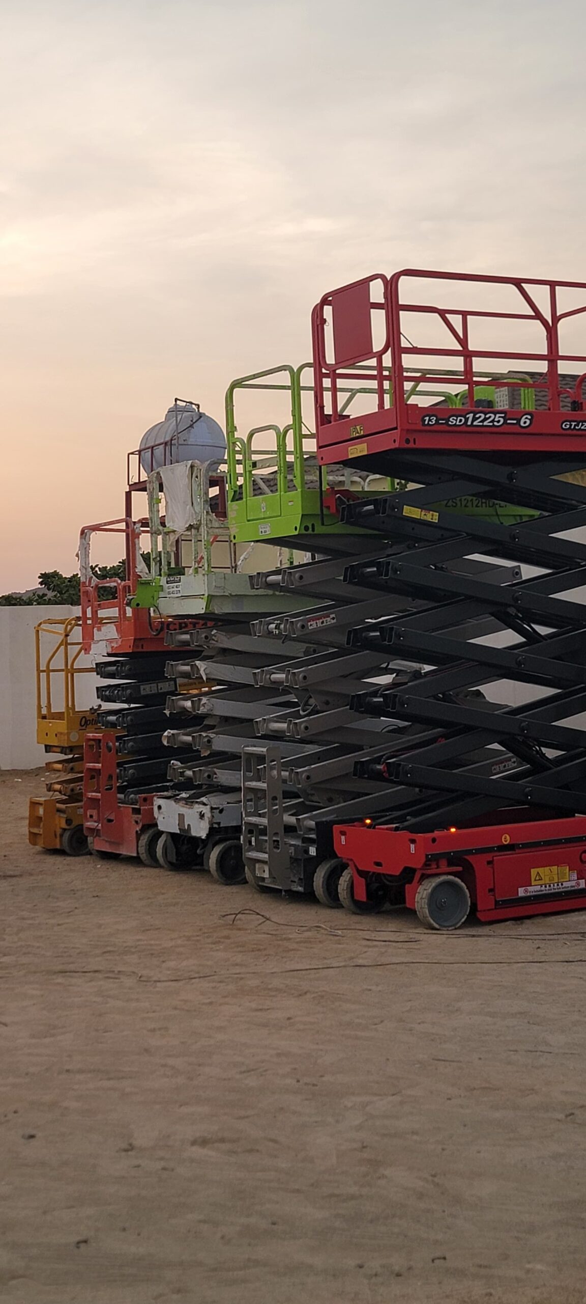 سيزر لفت للايجار اليومي والشهري رافعات شوكية للايج