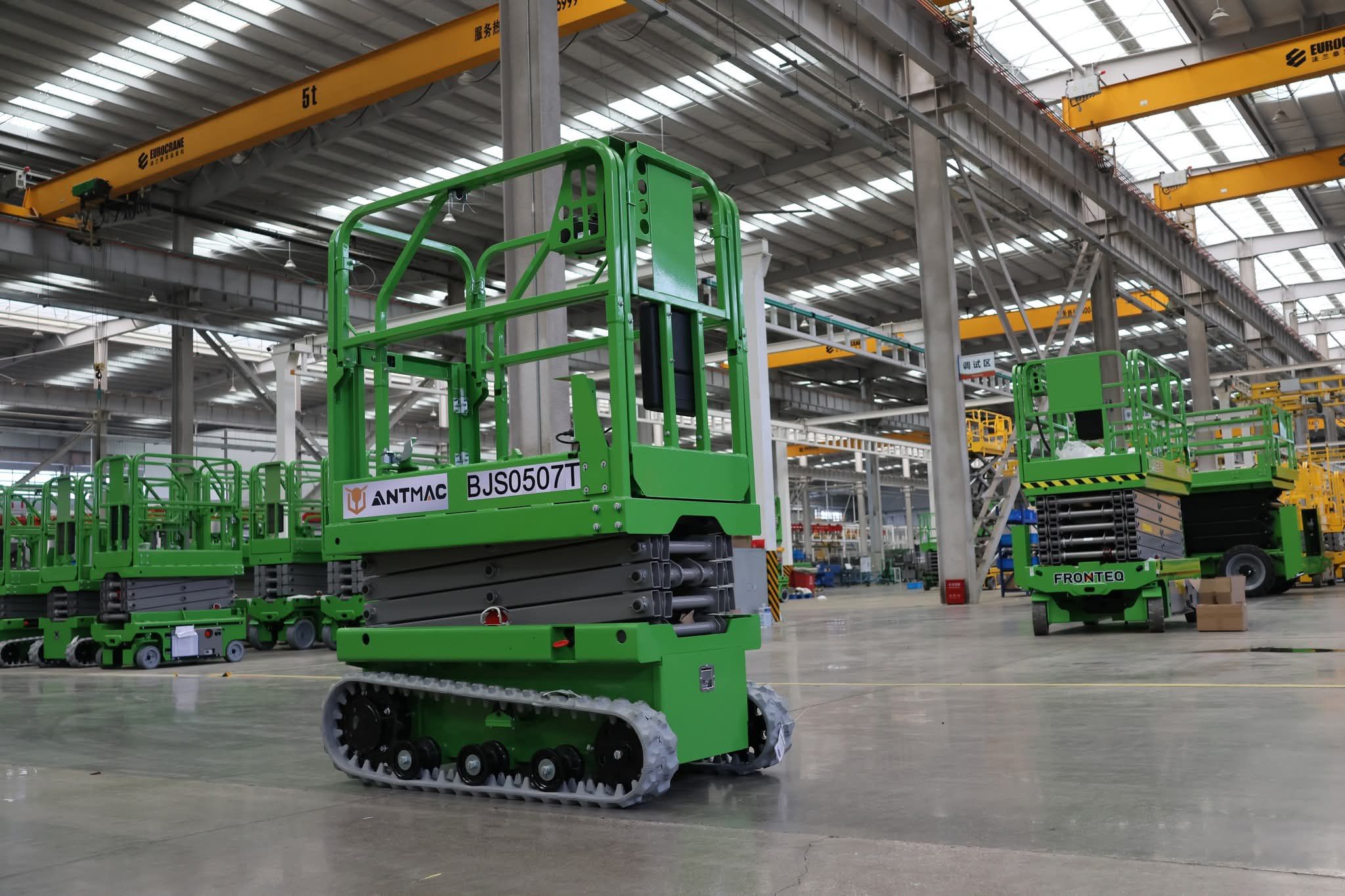 مانلفت للايجار سيزرلفت سقالة كهرباء ديزل كهربا راف