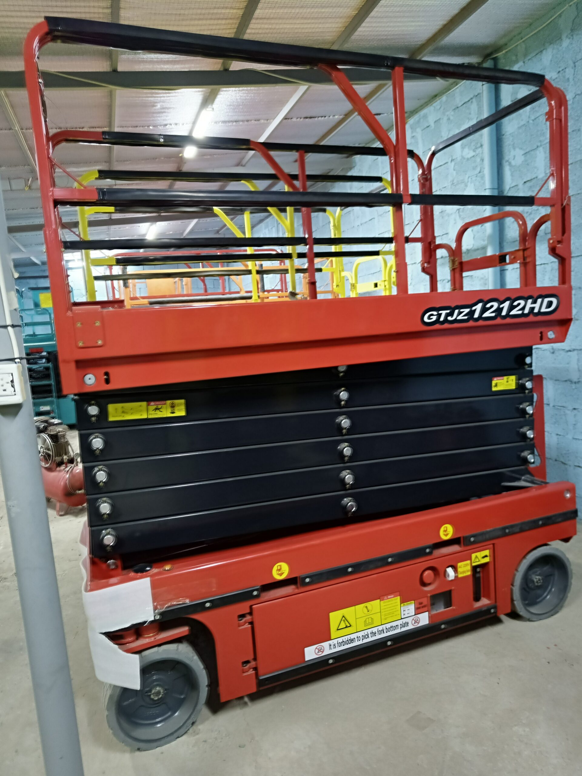 سيزر لفت للايجار اليومي والشهري ومان لفت للايجار ا