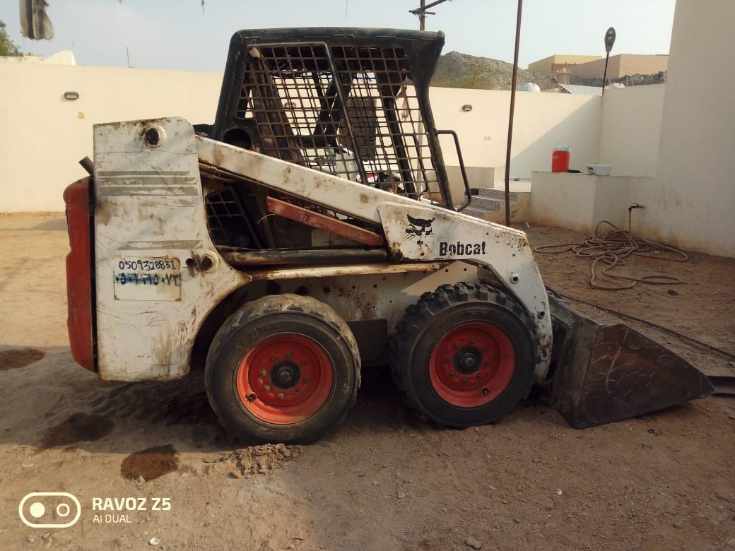 سيز لفت للايجار اليومي والشهري رافعات شوكية