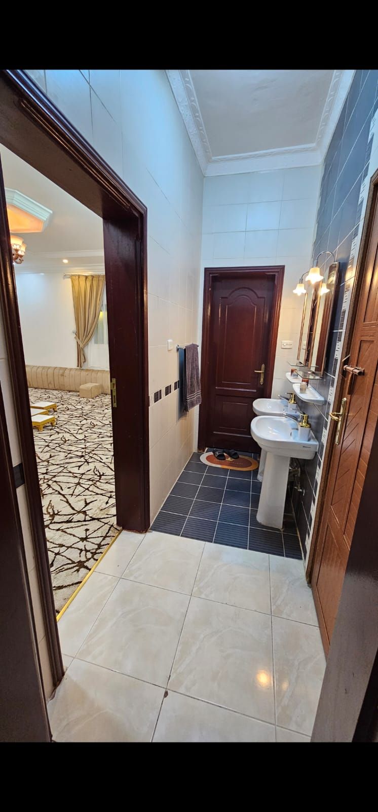 حي الراقي خلف سبرماركت مخازن