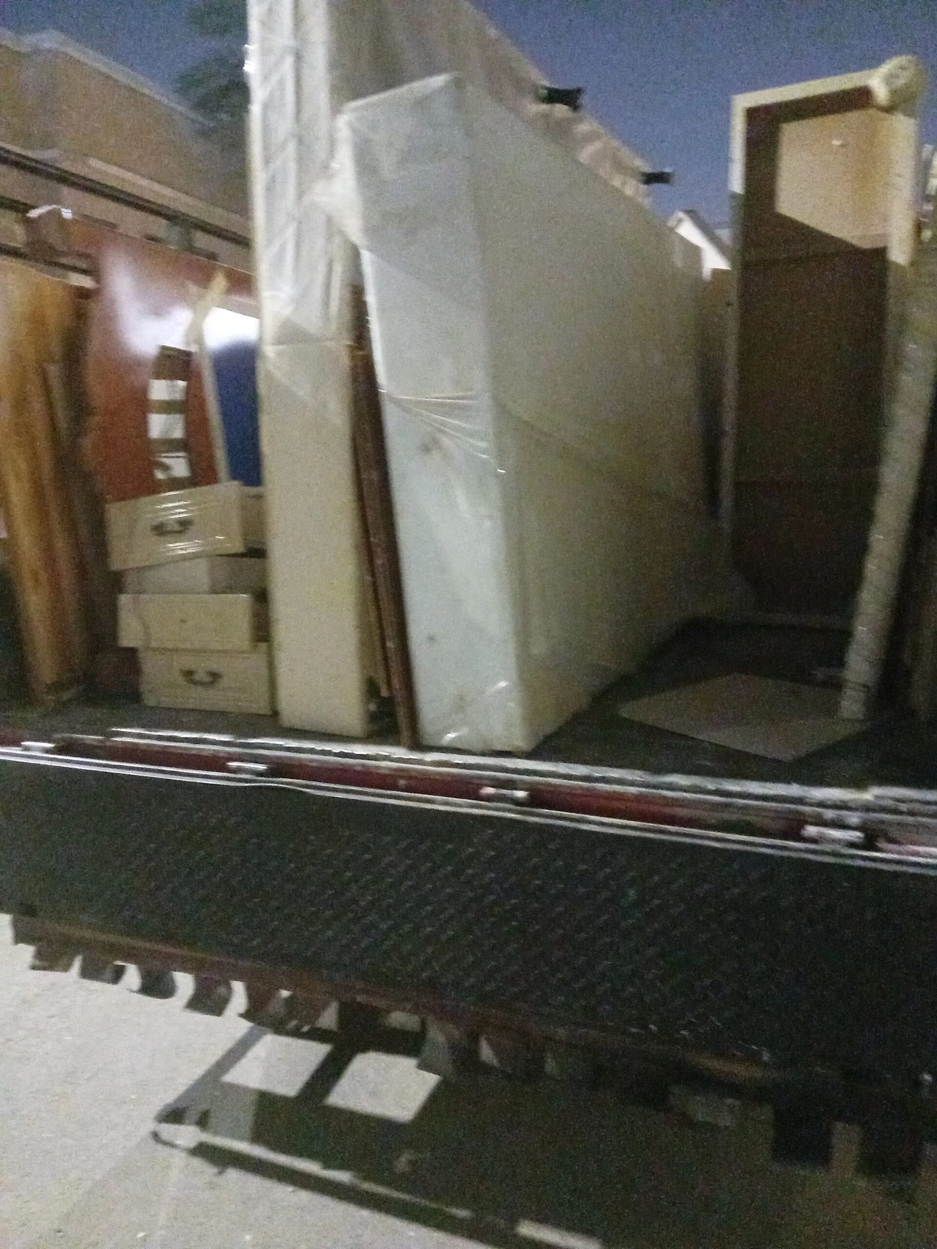 دينا طش اثاث قديم بالرياض 0َ566892517