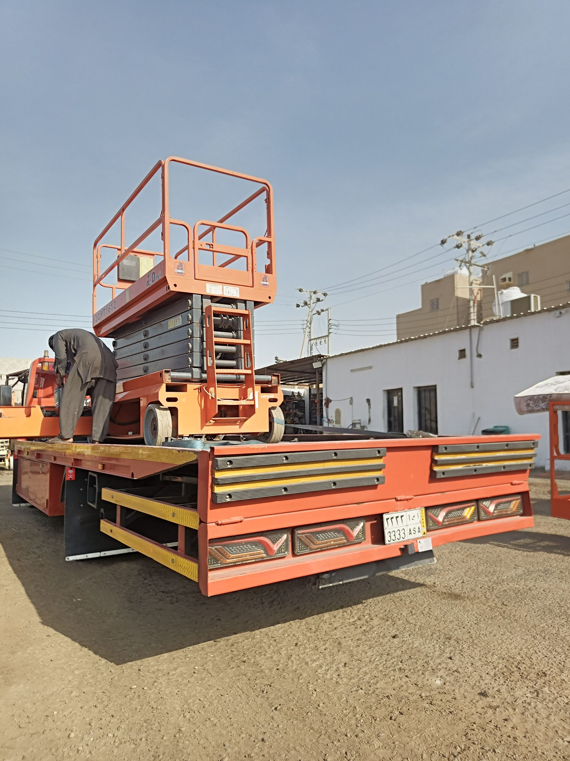 سيزر لفت للايجار اليومي والشهري ورافعات شوكيه للاي