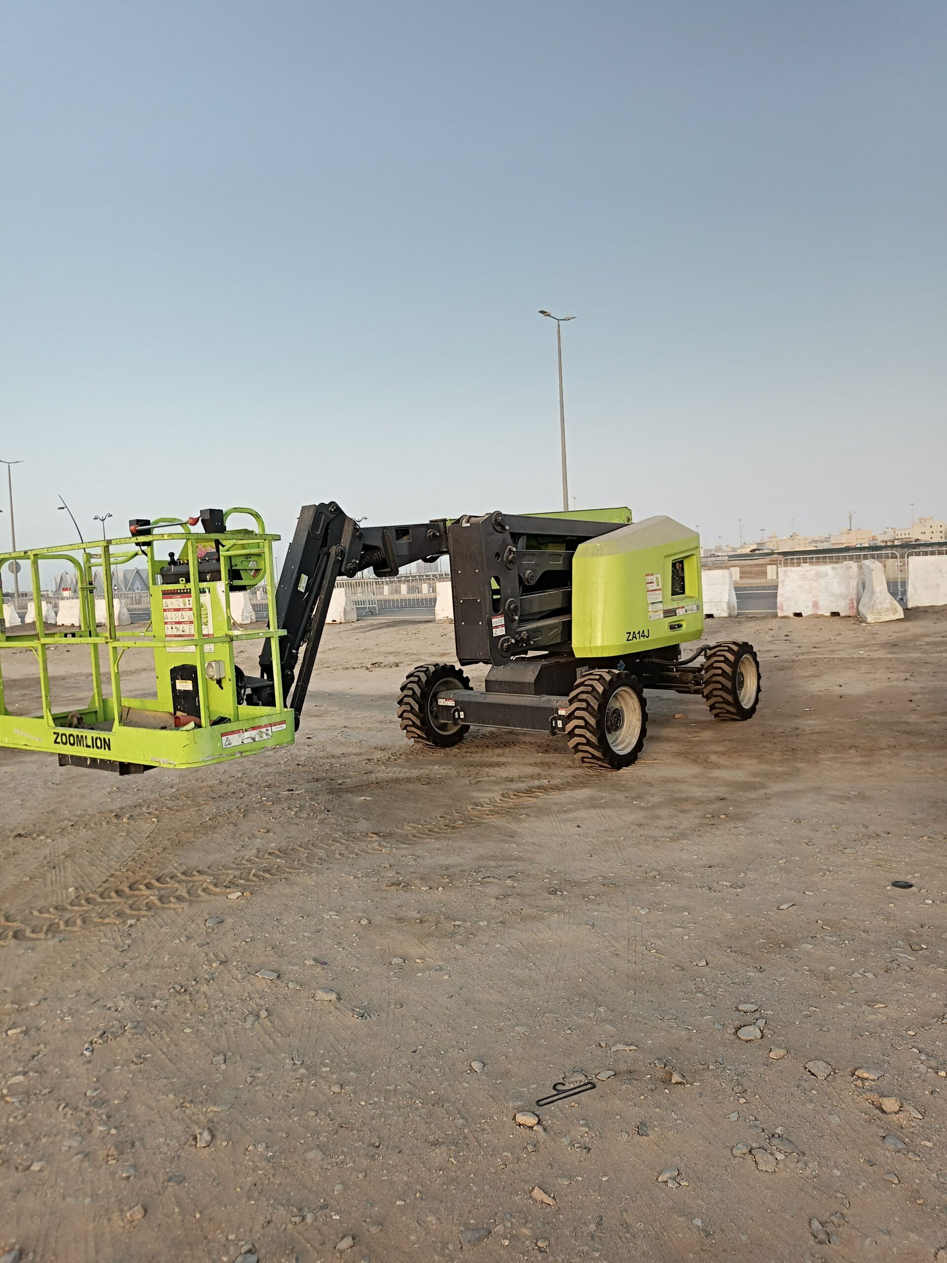 مان لفت للايجار اليومي والشهري وسيزرات لفت