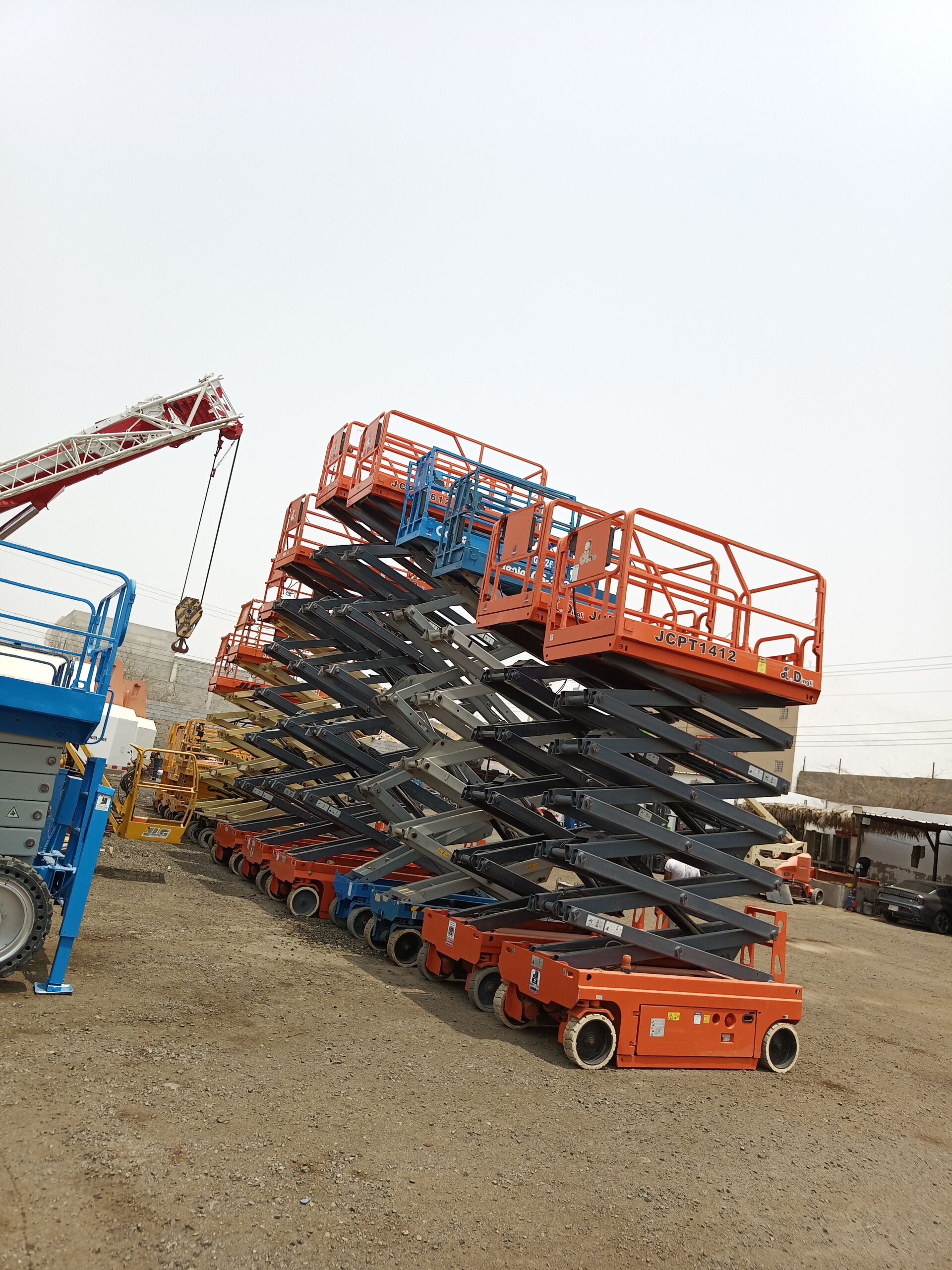 سيزر لفت ومان لفت ورافعات شوكيه وكرينات بجميع انوا