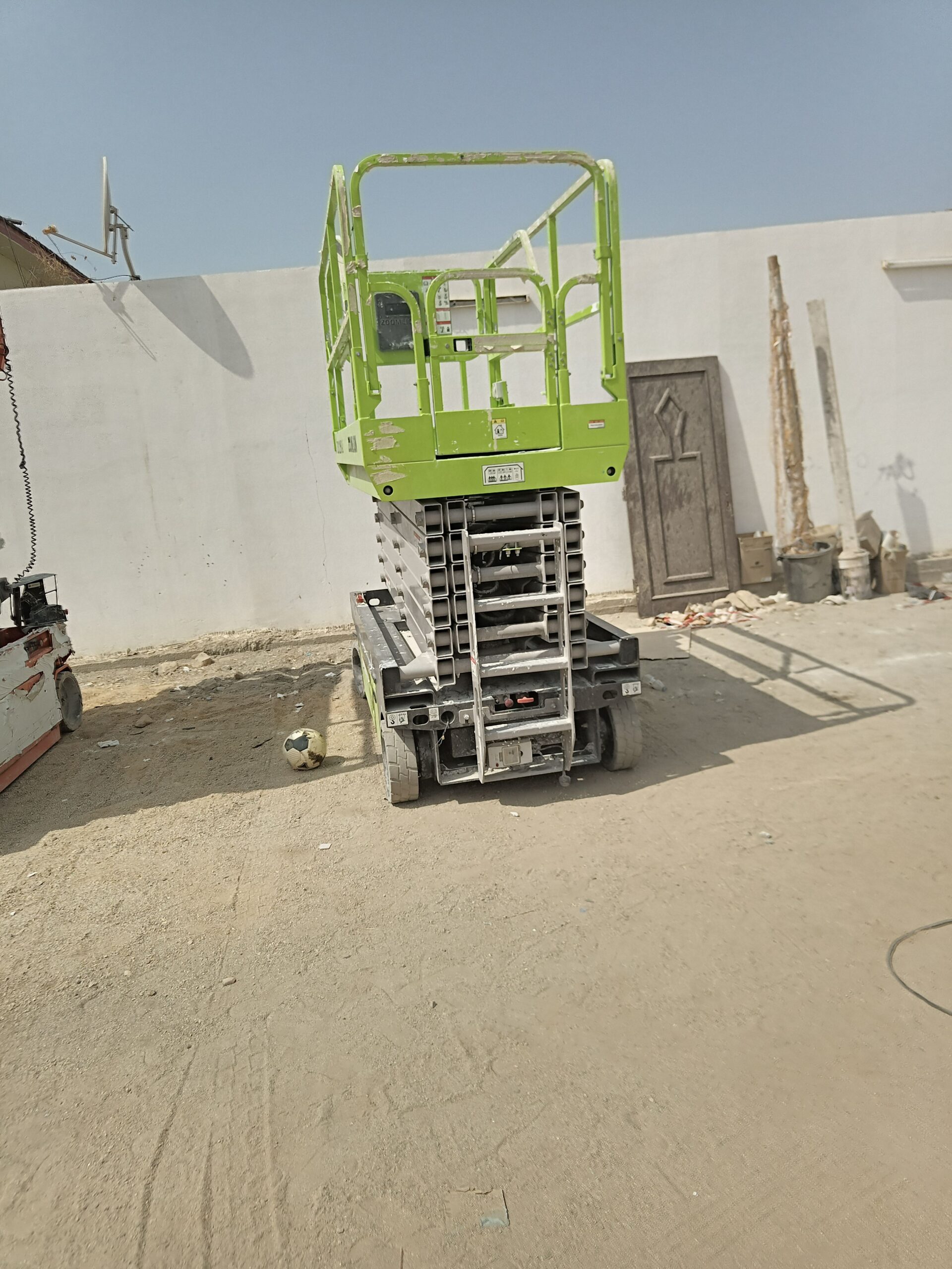 مان لفت للايجار اليومي والشهري وسيزرات لفت