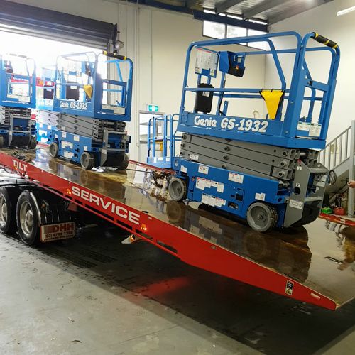 سيزرلفت مانلفت جيسبي فوركلفت بوبكات كرين للايجار