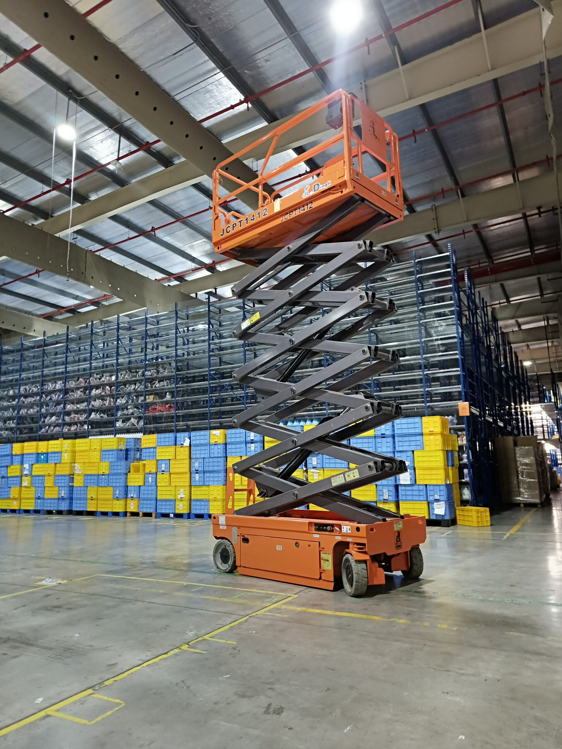 سيزر لفت للايجار اليومي والشهري ورافعات شوكيه للاي