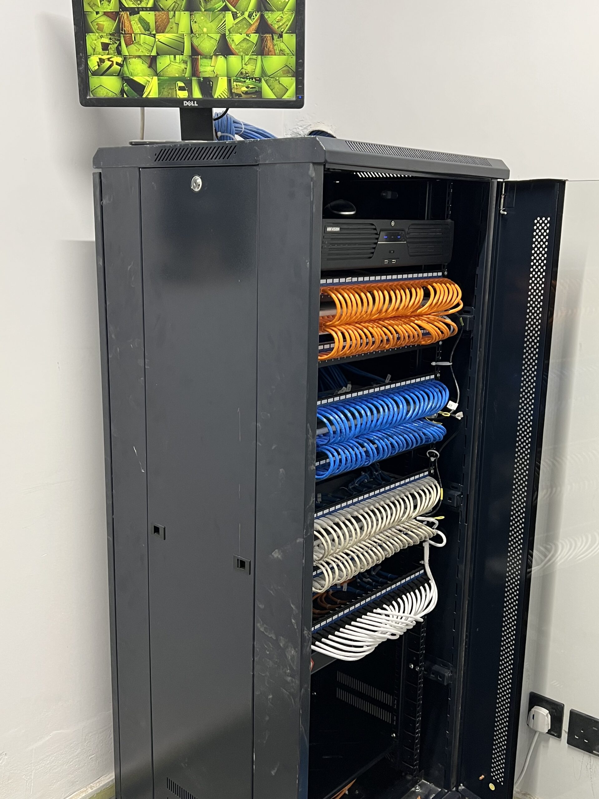 فني كاميرات الطايف