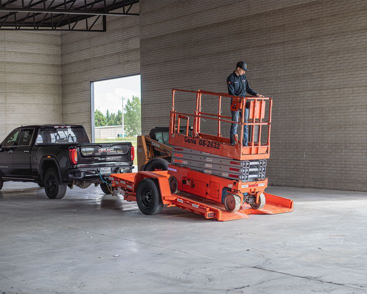 سيزرلفت مانلفت جيسبي فوركلفت بوبكات كرين للايجار