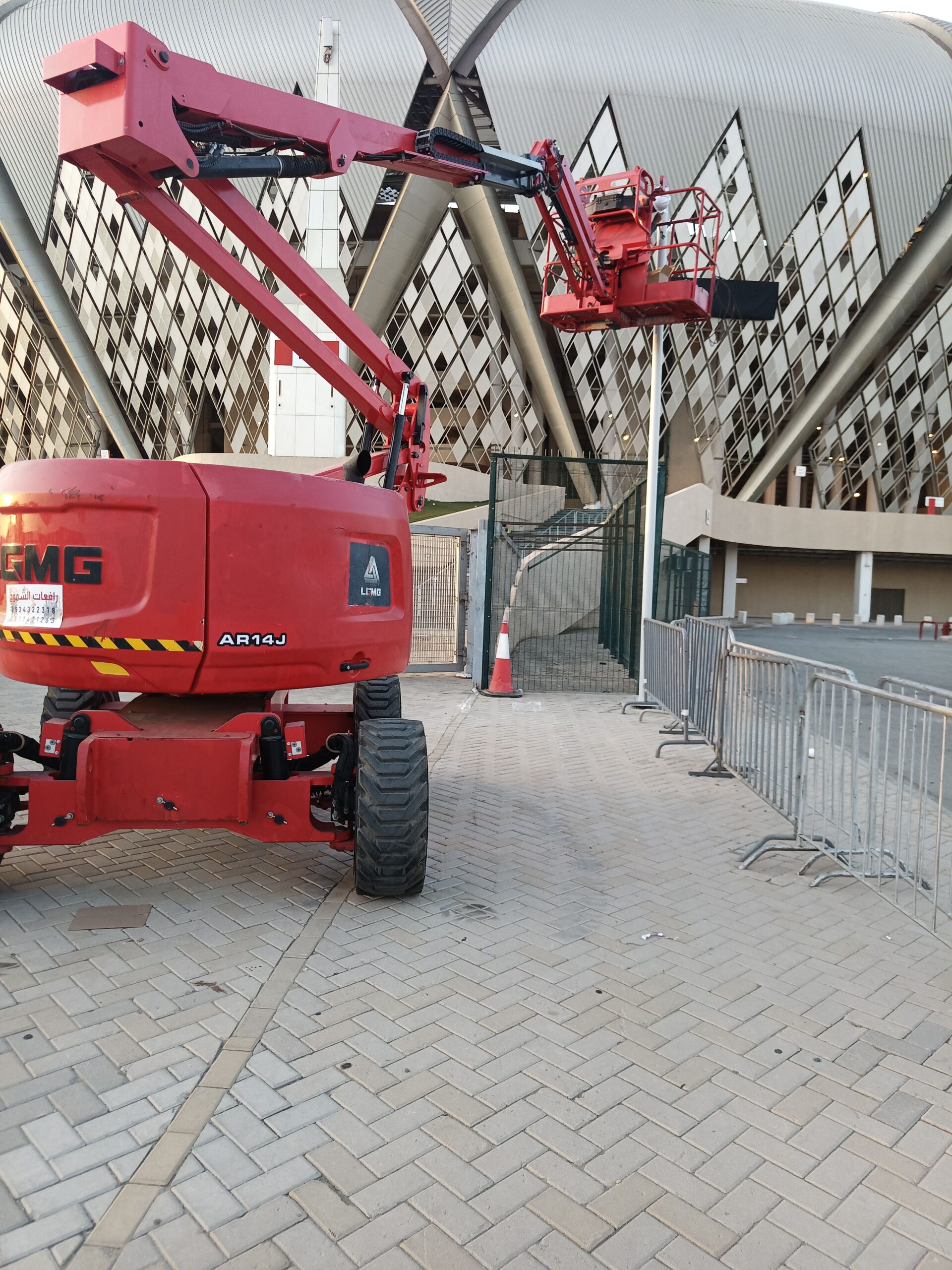 سيزر لفت ومان لفت وكرينات ورافعات شوكيه