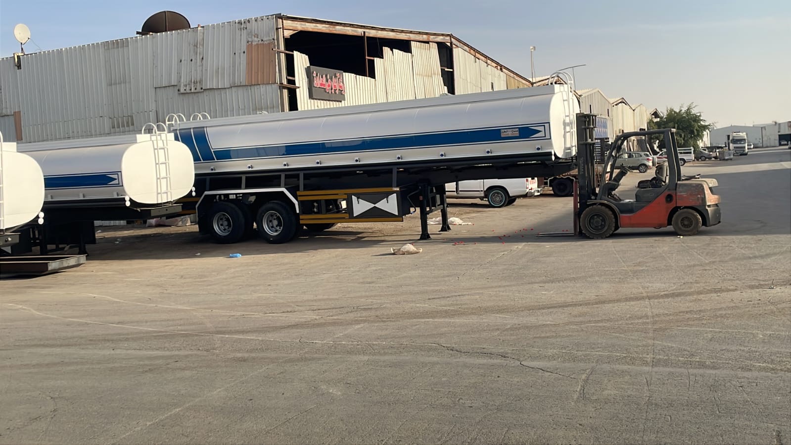 تانكي ماء للبيع جديد حمولة 32طن 30طن 28طن