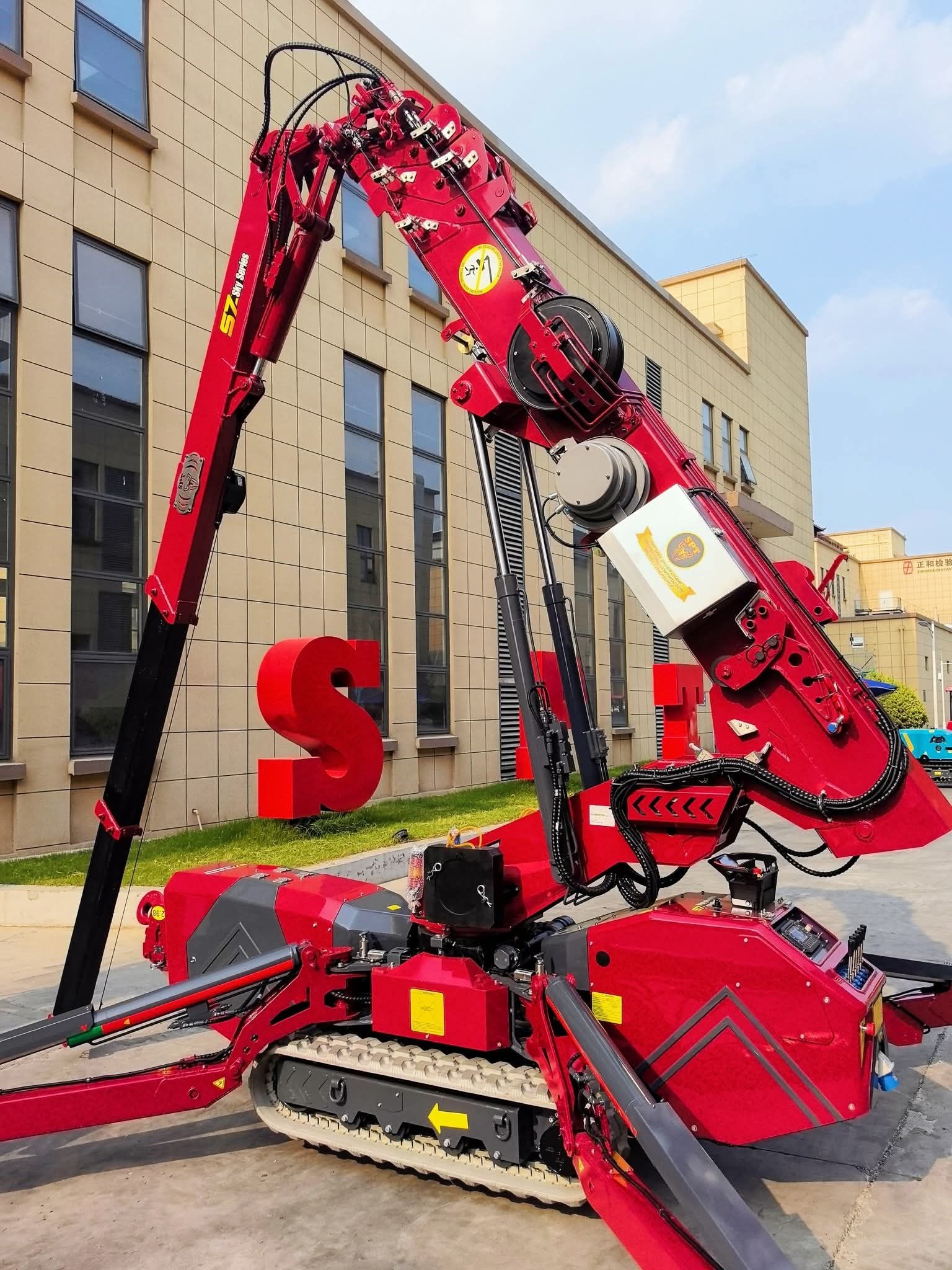 Caesarlift and Manlift for rent monthly, yearly, w