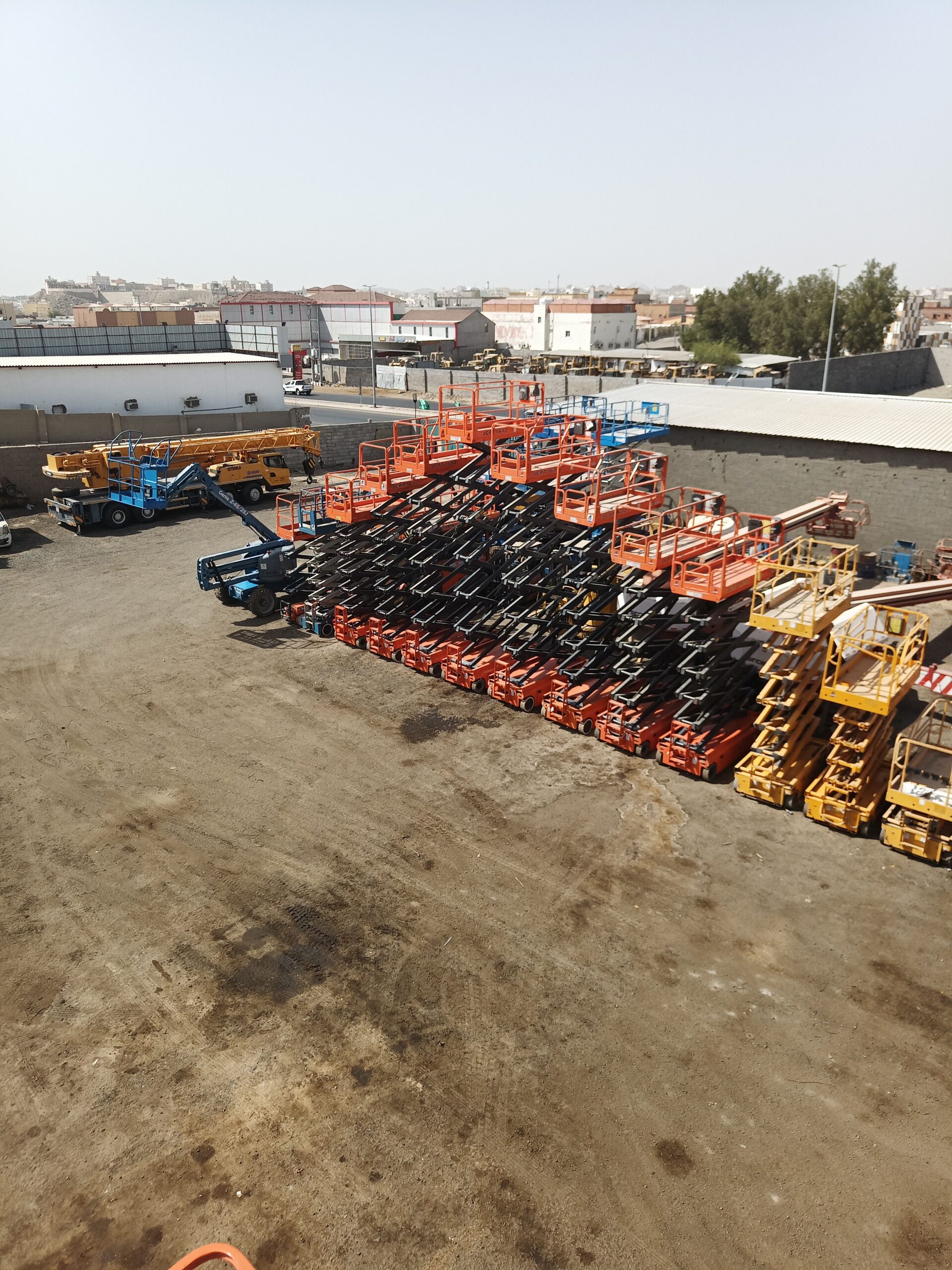 سيزر لفت ومان لفت وكرينات وجي بي سي ورافعات شوكيه